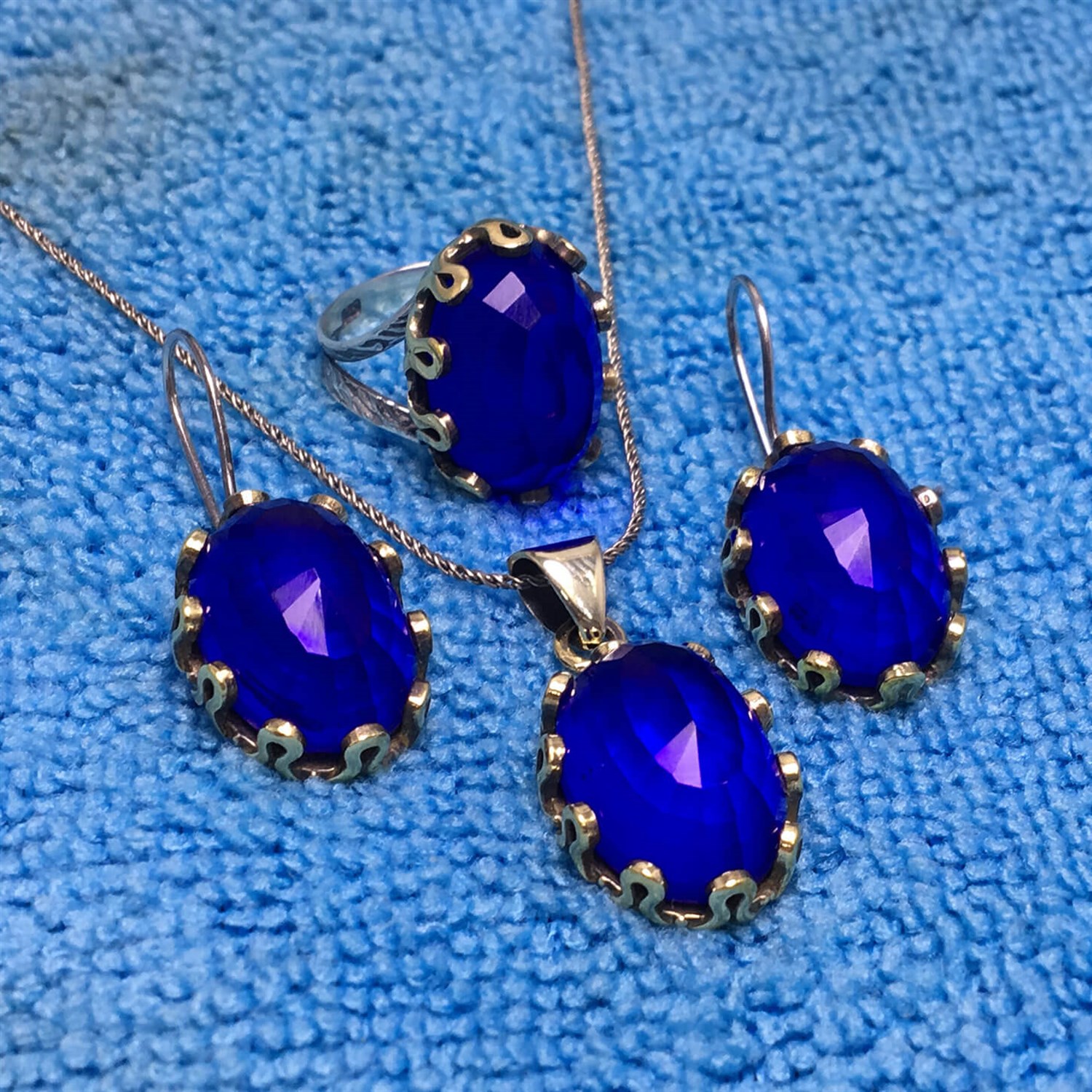 Dalgalı Tasarım Safir Taşlı Otantik Gümüş Takı Seti