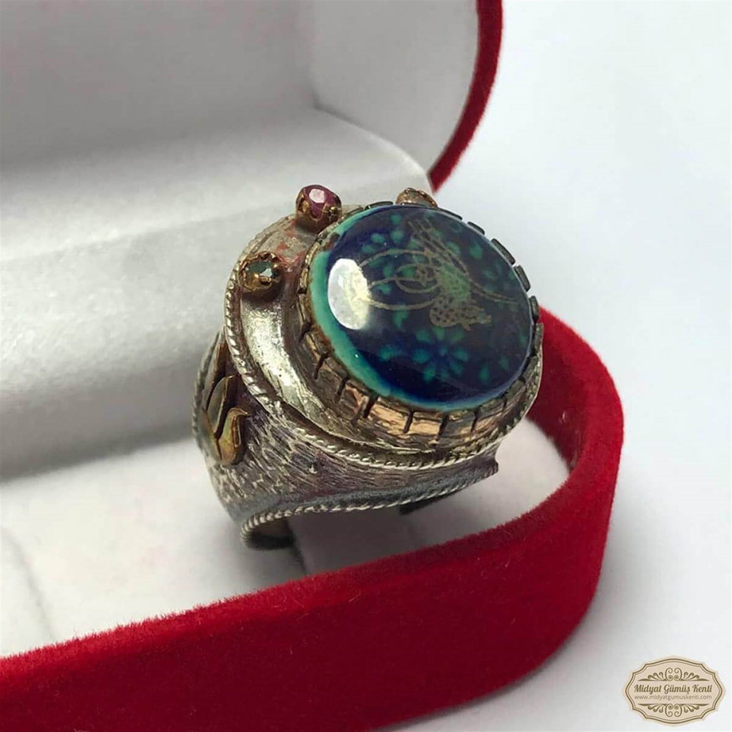 Firuze Taşlı Tuğra İşlemeli Model Bayan Otantik Gümüş Yüzük