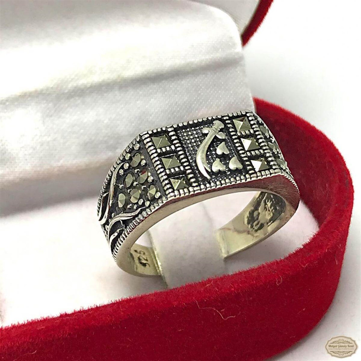 Markazit Zülfikar Kalp işlemeli Model Erkek Gümüş Yüzük