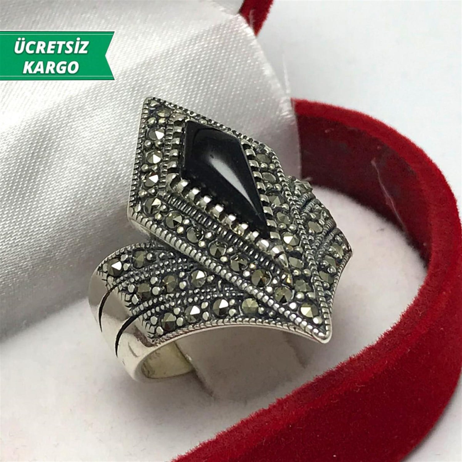 Oniks Taşlı Kalkan Model Markazit Bayan Gümüş Yüzük