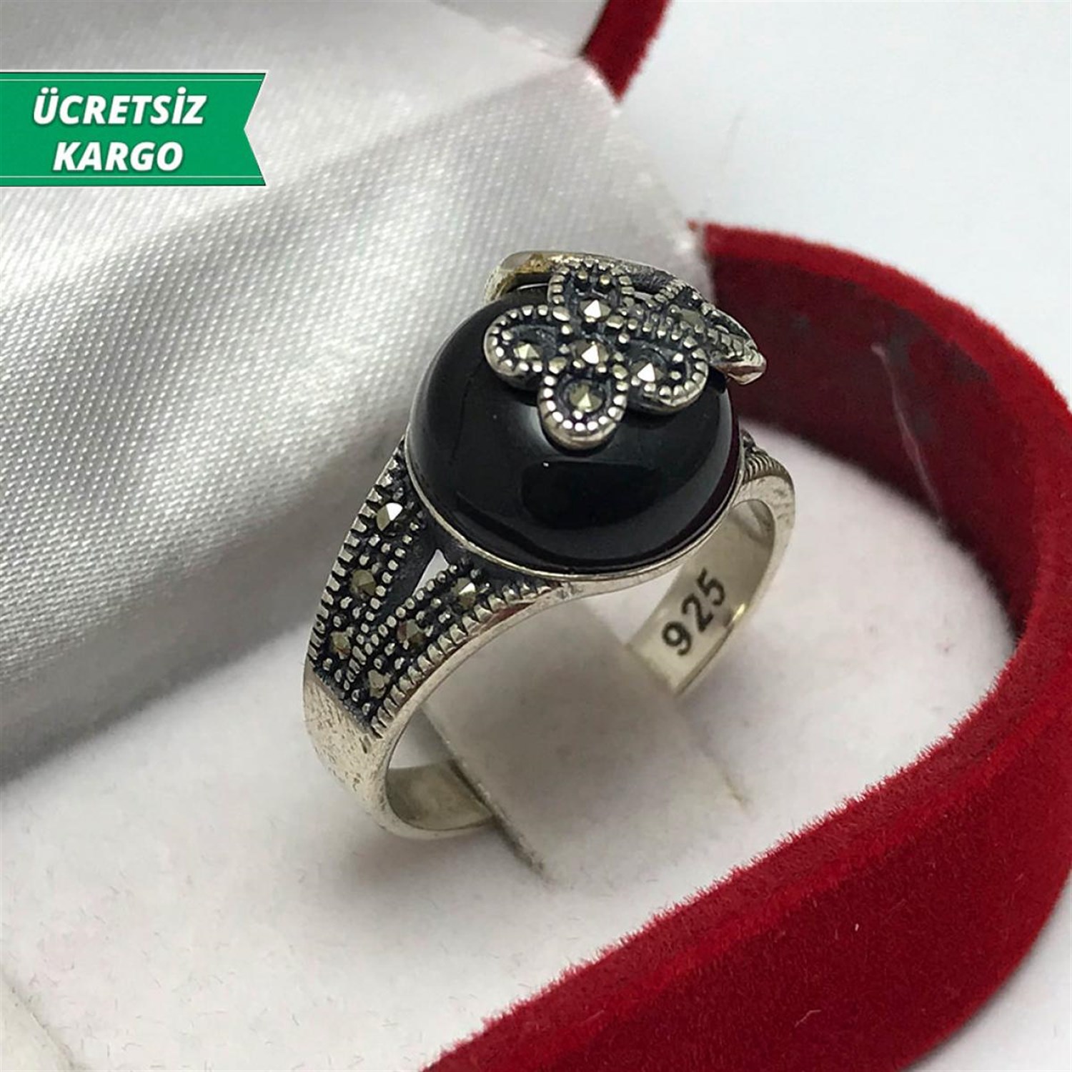 Oniks Taşlı Yonca İşlemeli Markazit Bayan Gümüş Yüzük