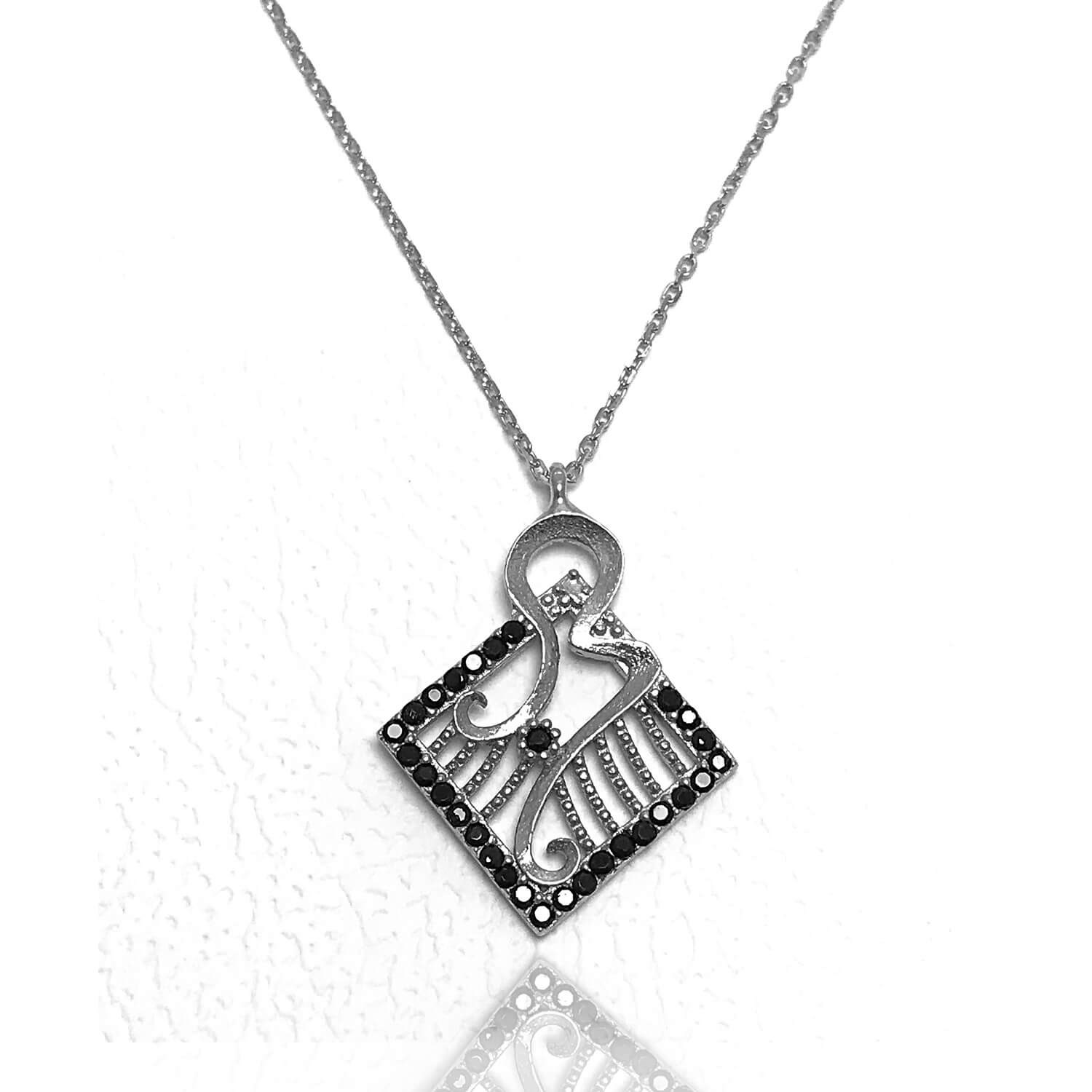 Piramit Model Hayalet Gümüş Kolye