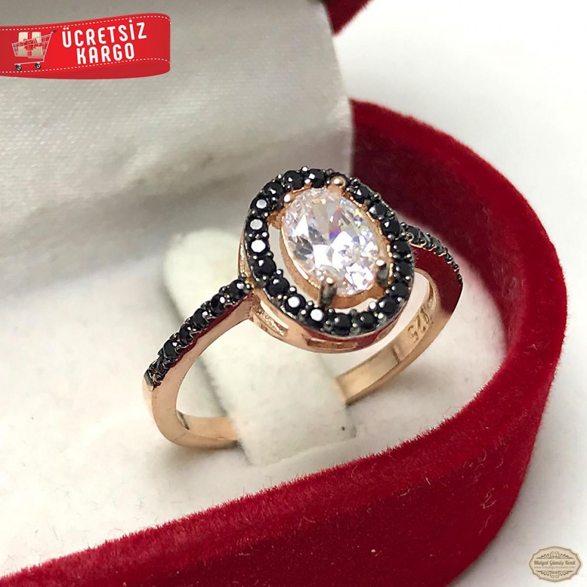 Zirkon Taşlı Elips Model Rozlu 925 Ayar Gümüş Yüzük