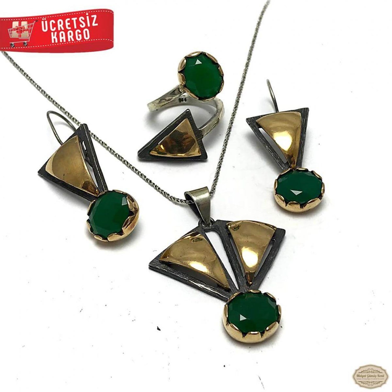 Zümrüt Taşlı Üçgen Model 925 Ayar Otantik Gümüş Üçlü Set 