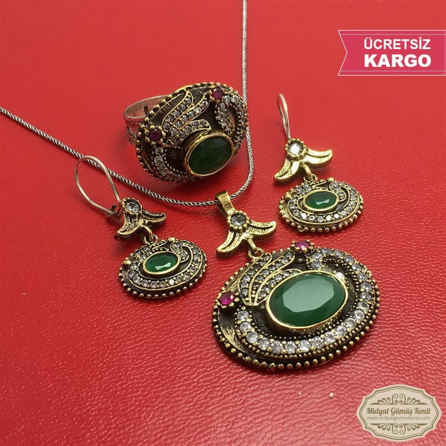 Zümrüt Taşlı Vav Model Bayan Otantik Gümüş Üçlü Set