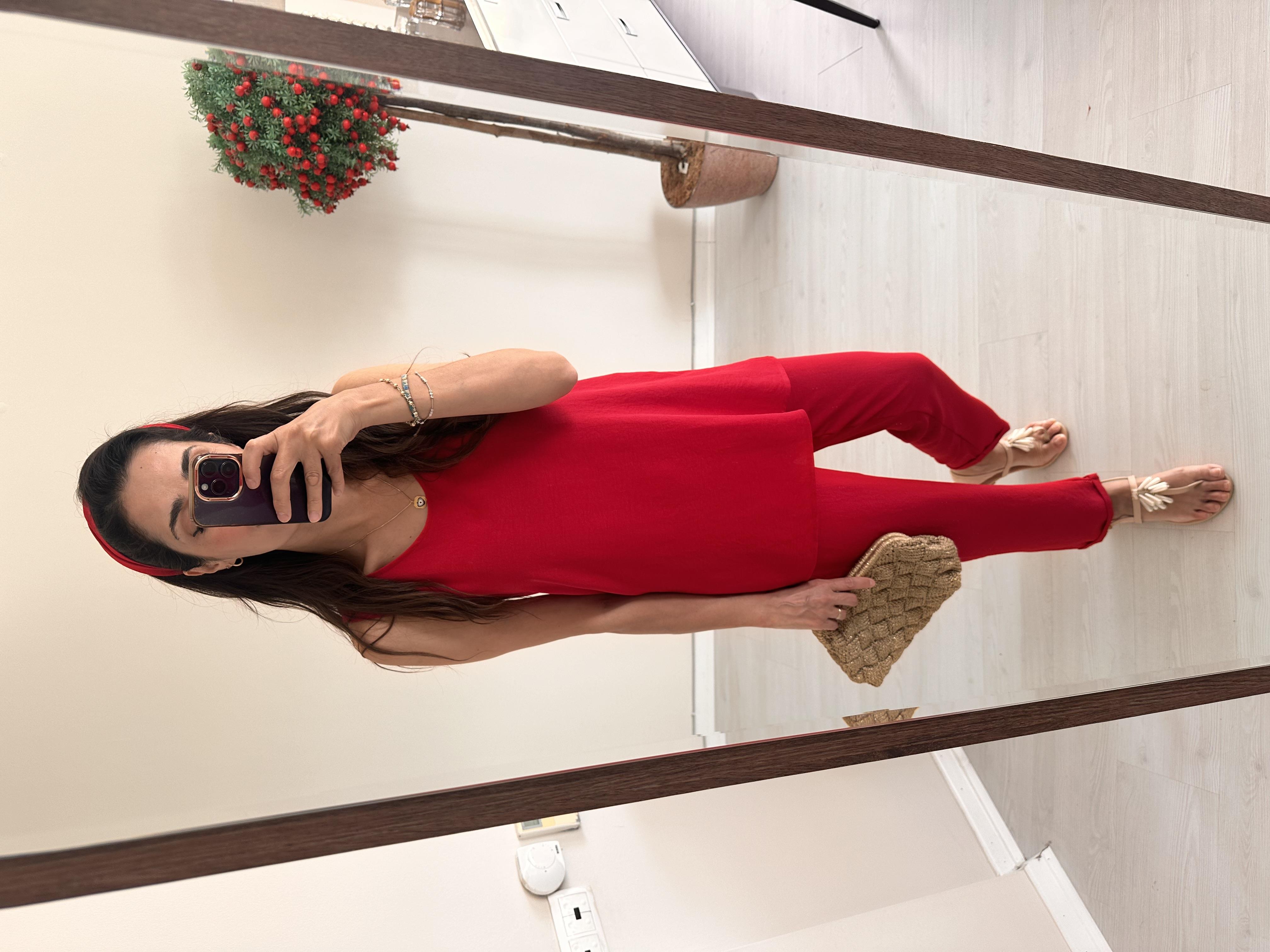 By_Que kırmızı   Mila Takım