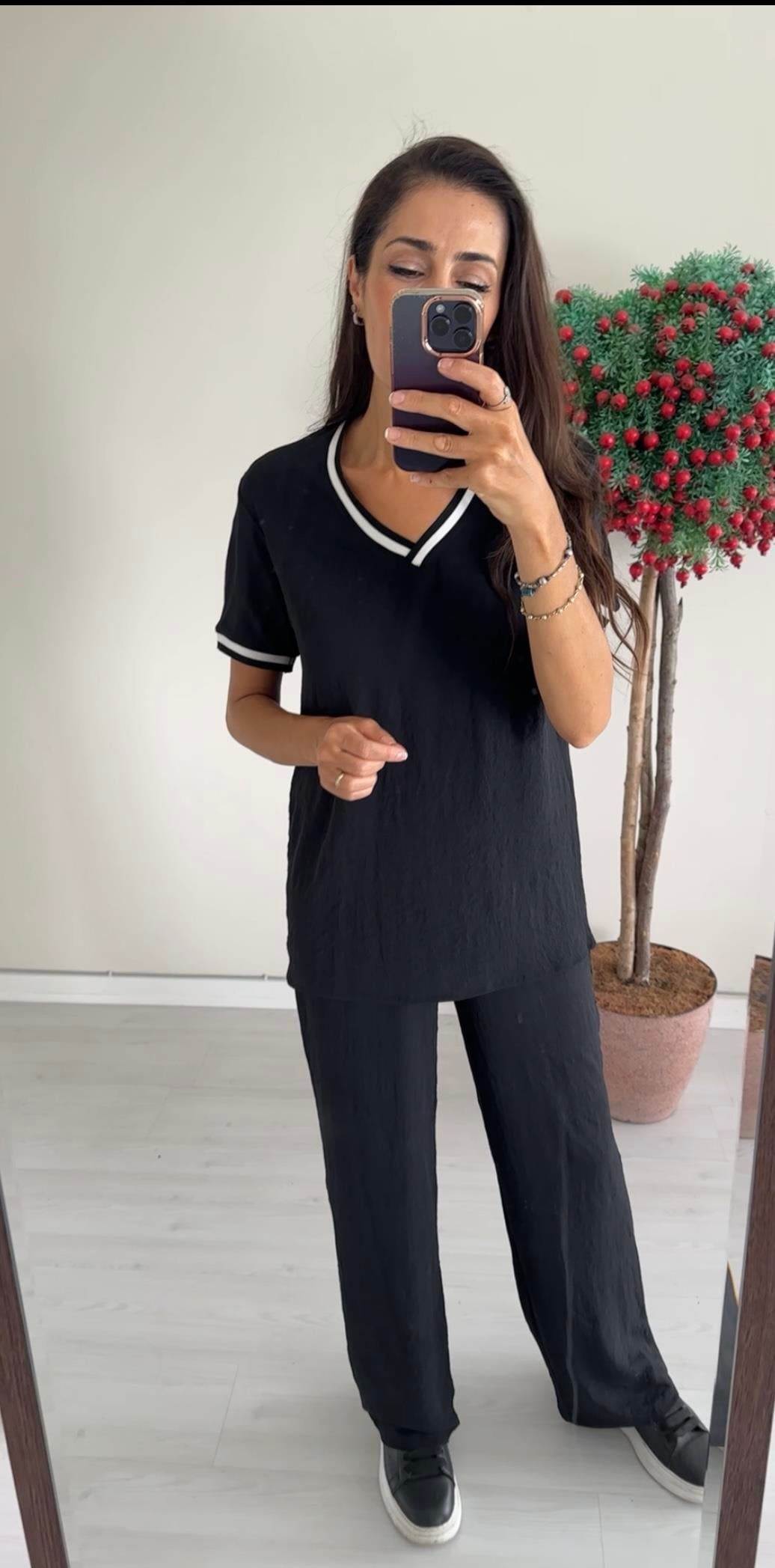 By_Que Siyah Ena Takım 