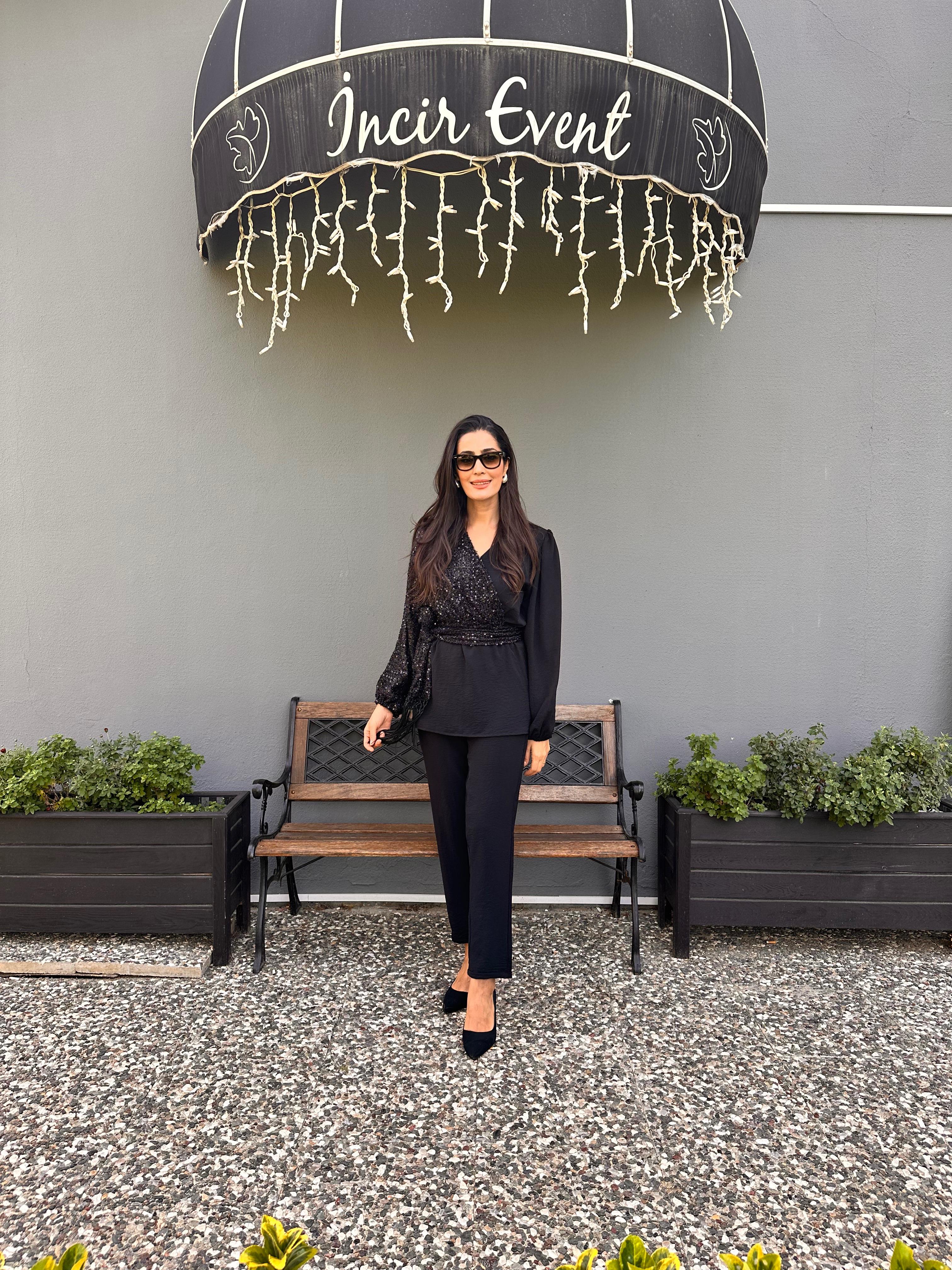 Siyah Floral Pul Detaylı Takım
