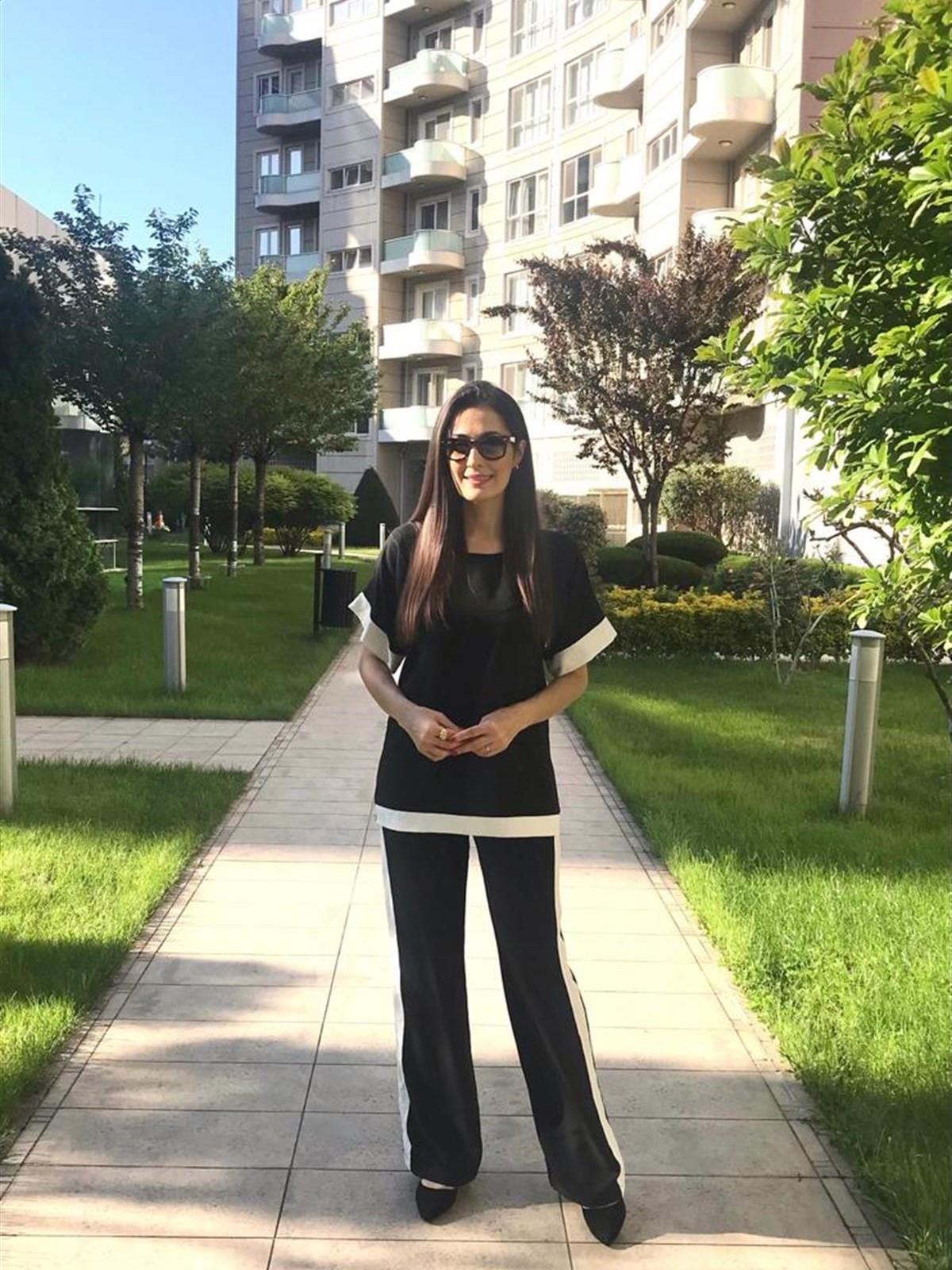 Siyah Harmony Şerit Detaylı Takım