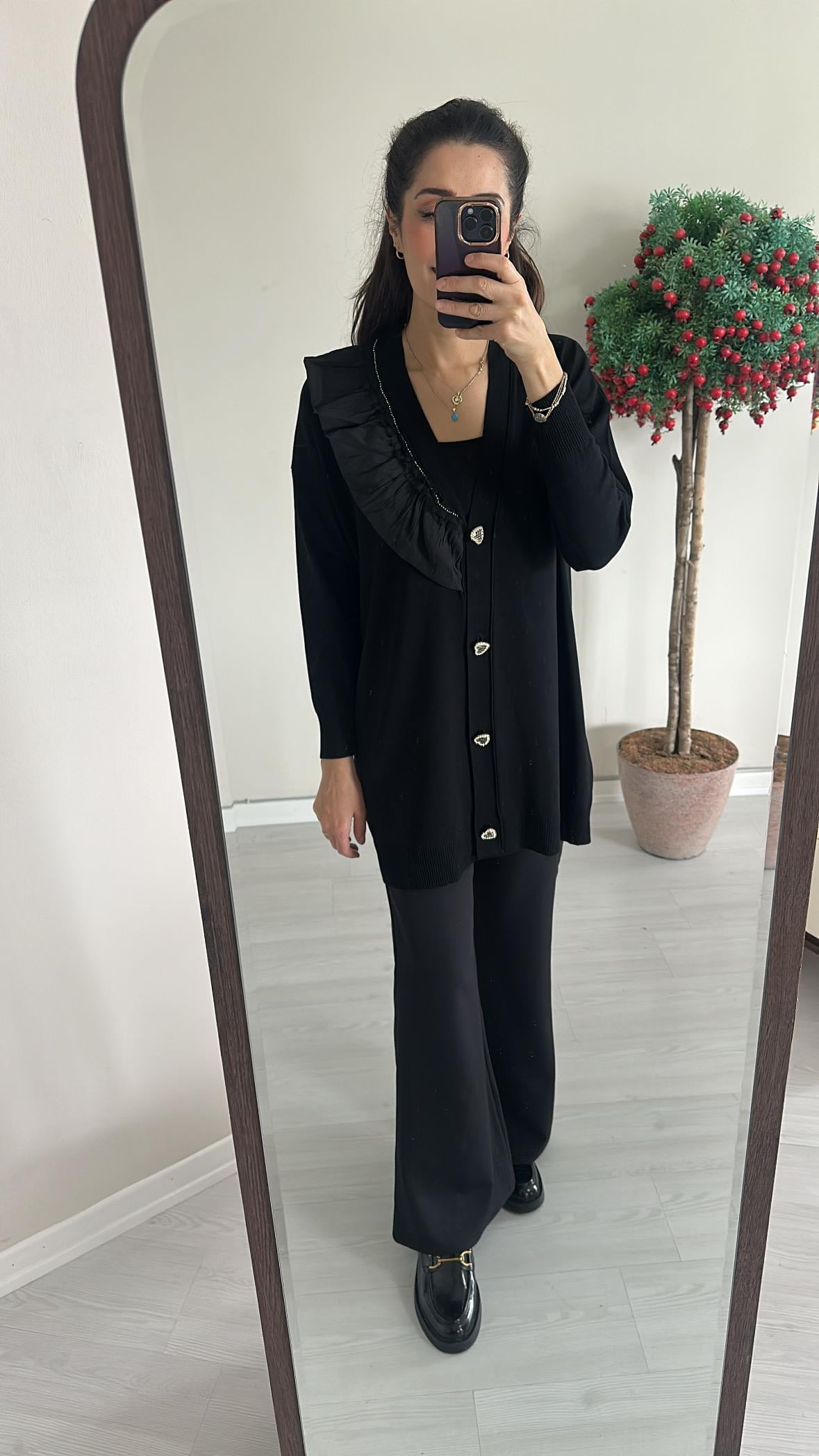 Siyah Taşlı Hırka 