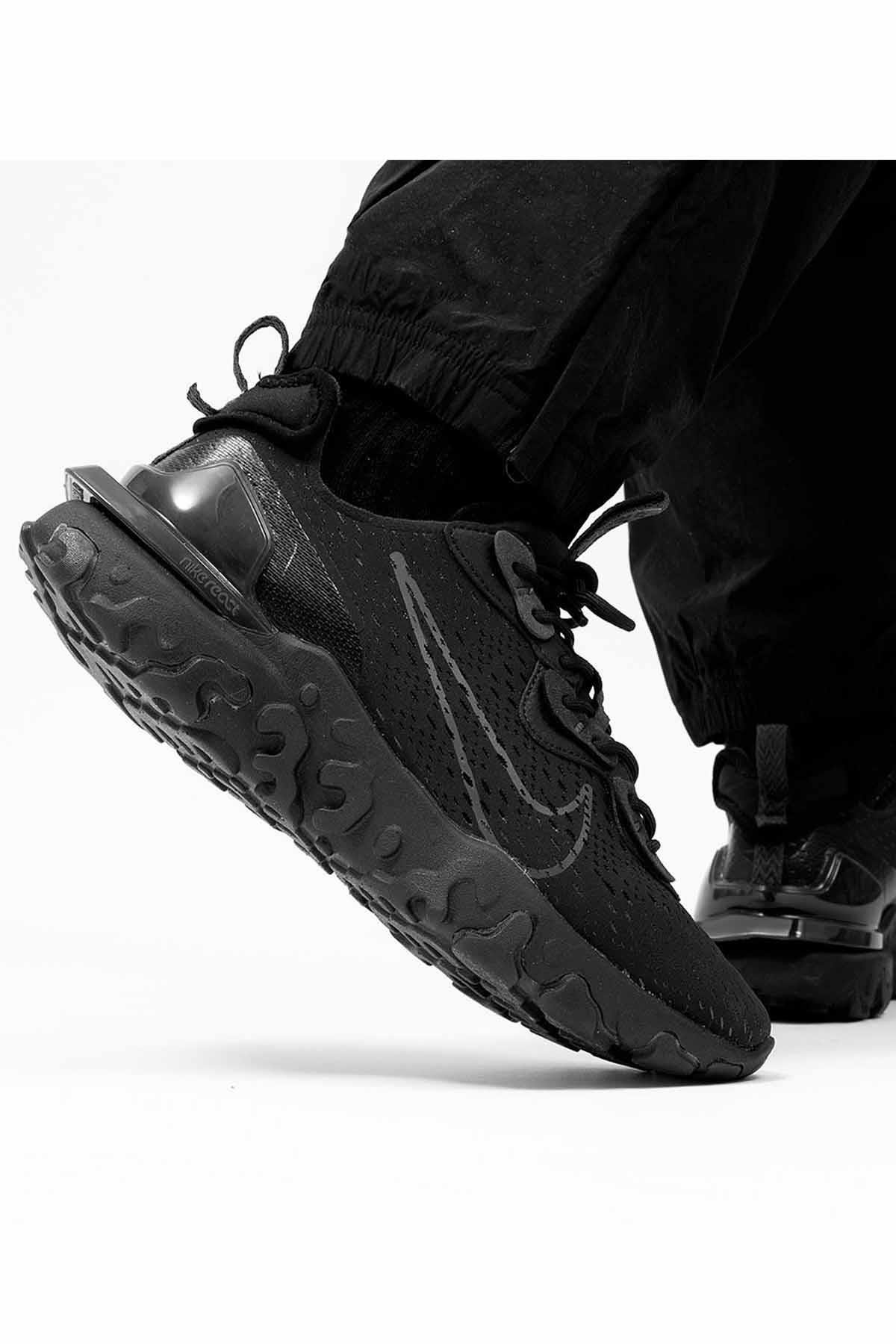 NIKEGünlük SporNike React Vision Erkek Günlük Spor Ayakkabı CD4373-004-SIYAH