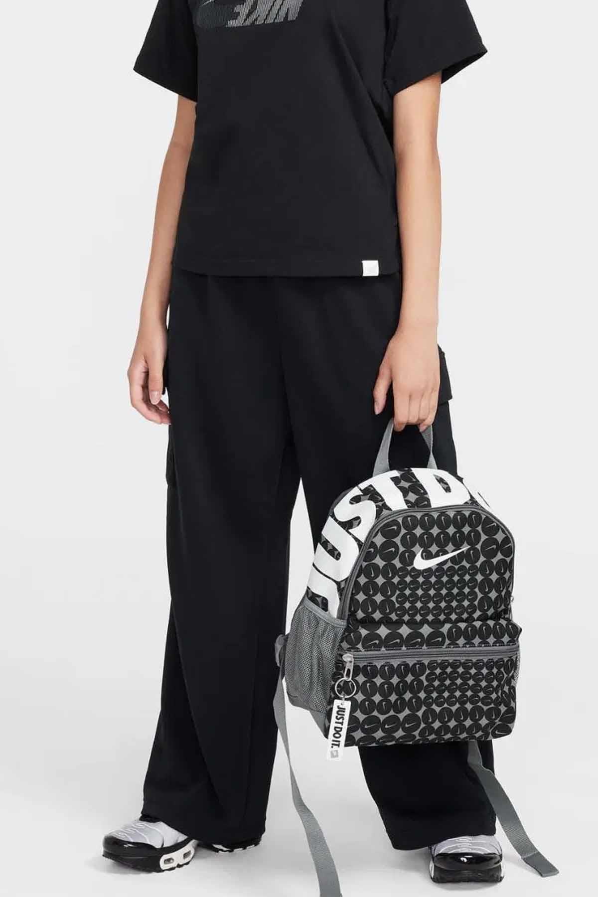 NIKEMini Sırt ÇantasıNike Mini Sırt Çantası 11LT Unisex Mini Sırt Çantası HM5547-070-Çok Renkli