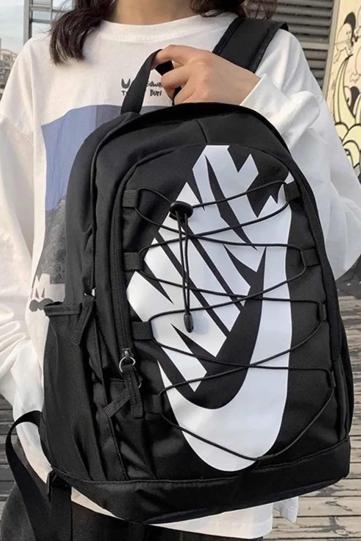NIKESırt ÇantasıNike Sırt Ve Okul Çanatası Lİse/Orta Okul/Günlük 48 cm Y x 33 cm G x 23 cm Unisex Sırt Çantası DV1296-010-Siyah