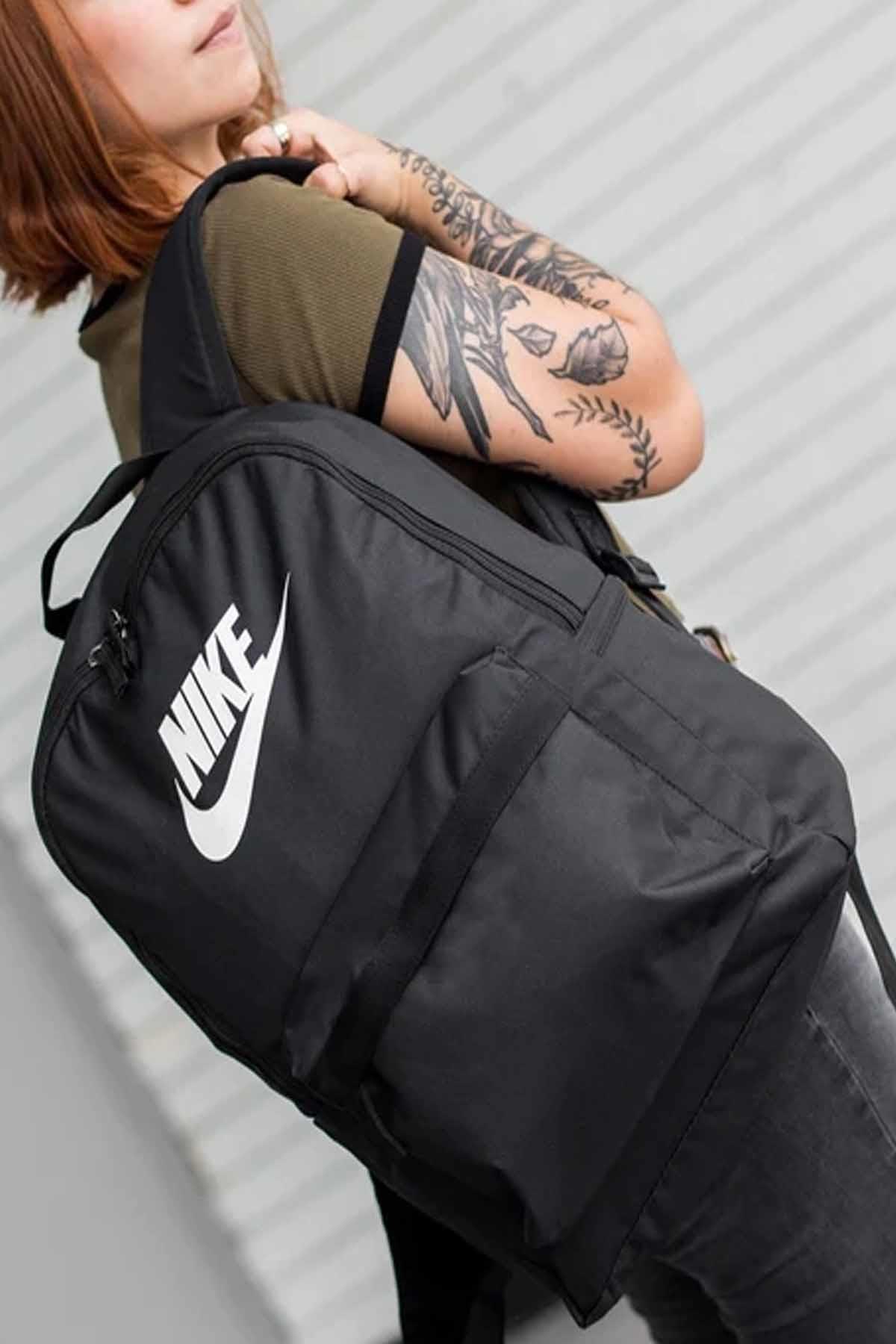 NIKESırt ÇantasıNike Sırt VeOkul Çanatası  43 x 30 x 15 Cm 25LT. Unisex Sırt Çantası DC4244-010-1-Siyah