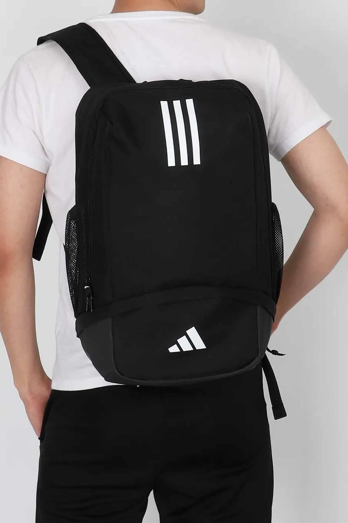 ADIDASSırt ÇantasıAdidas Sırt ve Okul Çantası  Tiro (26,5L)  50 cm x 30 cm x 19 cm Unisex Sırt Çantası HS9758Siyah