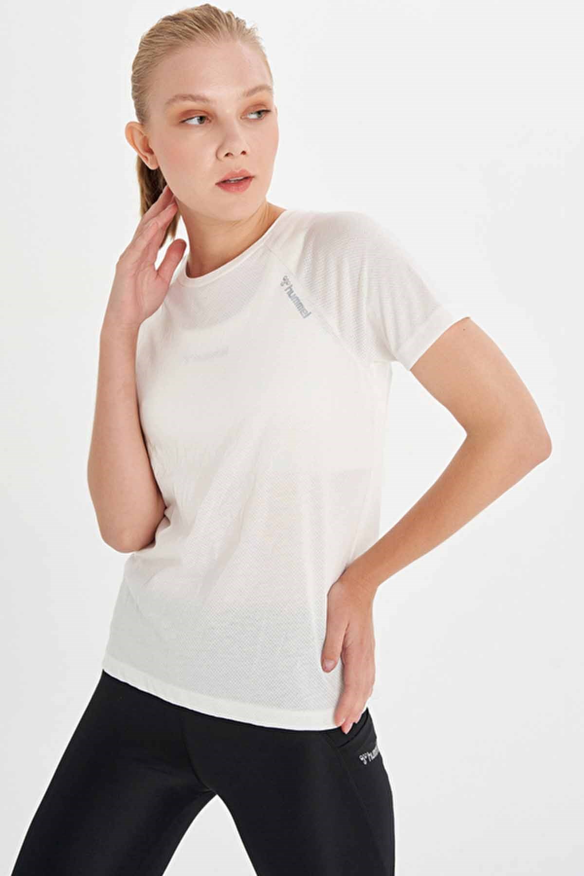 HUMMELTişörtHummel Grop T-Shirt Kadın Tişört 911314-9003OFF WHITE