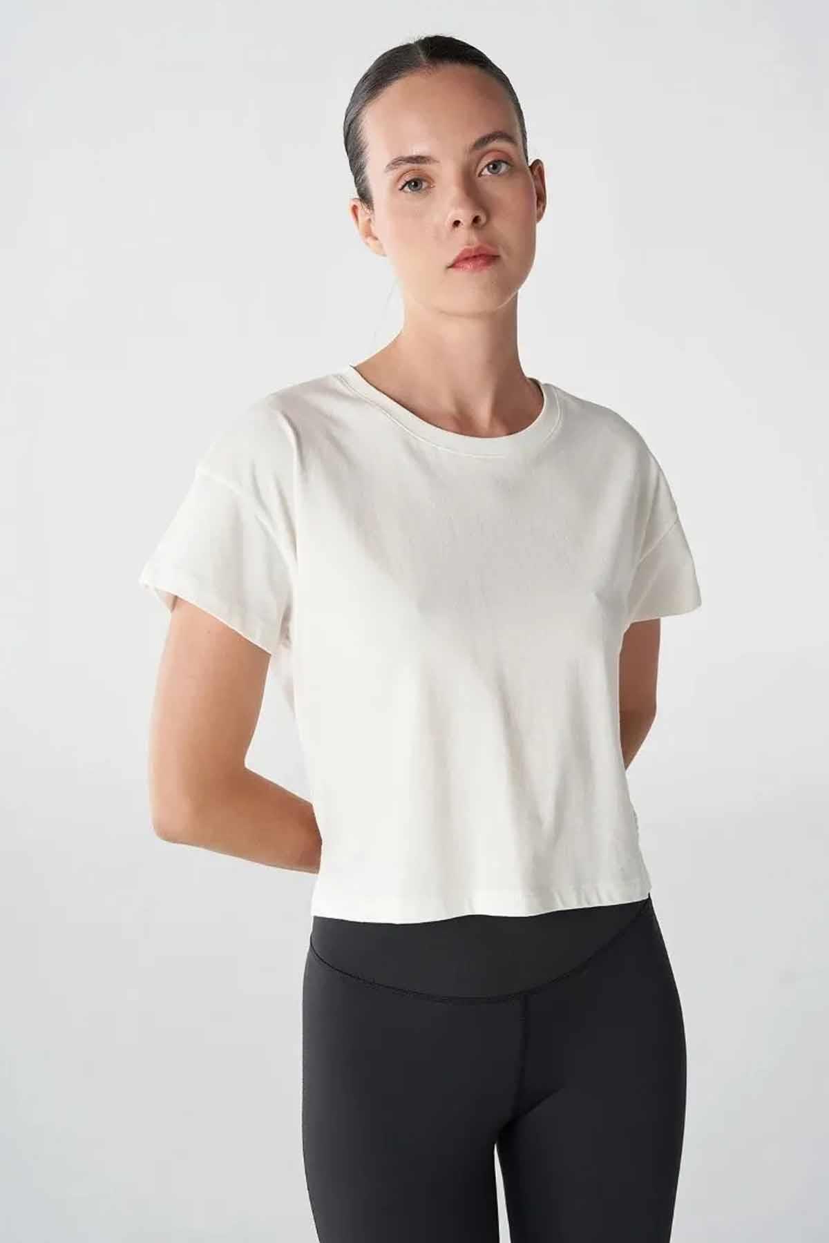 HUMMELTişörtHummel SANDRA CROP T-SHIRT S/S Kadın Tişört 911855-9003OFF WHITE