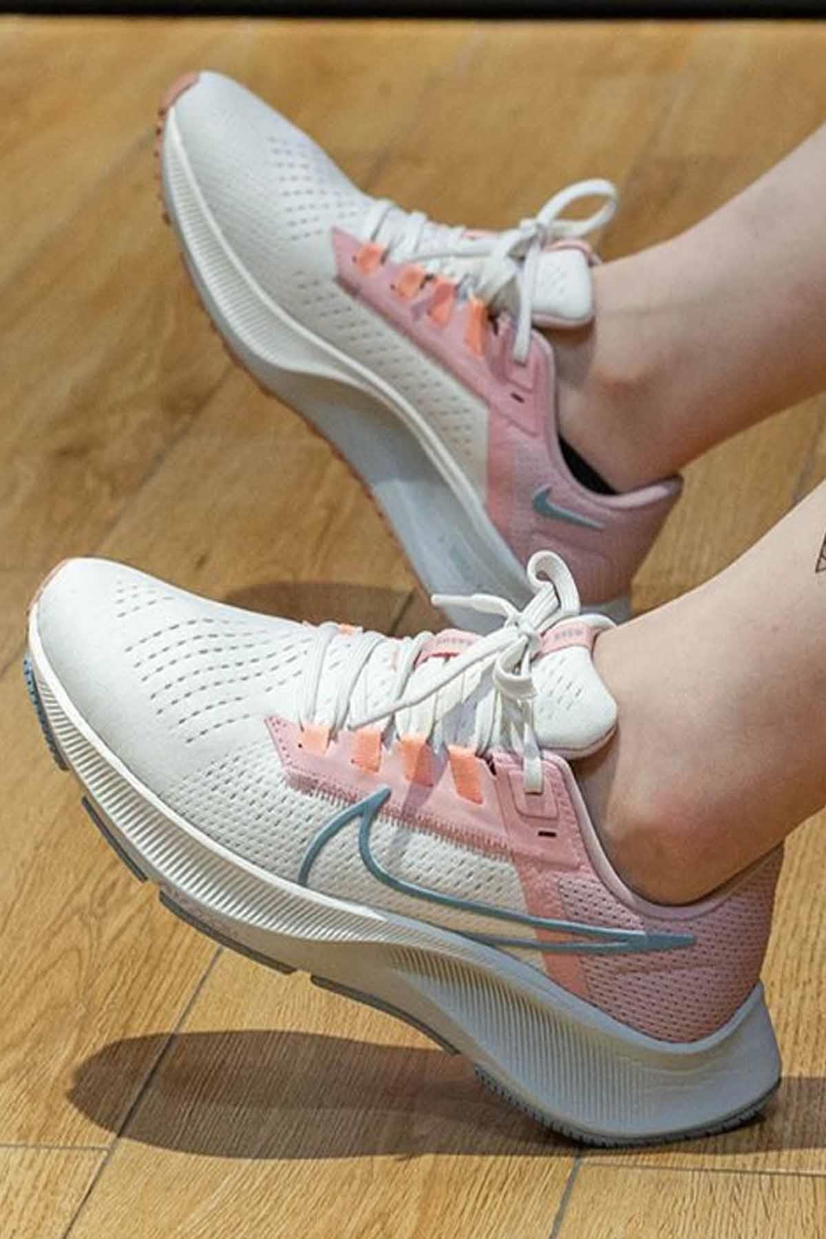 NIKEGünlük SporNike Air Zoom Pegasus 38 Kadın Günlük Spor Ayakkabı CW7358-103-Çok Renkli