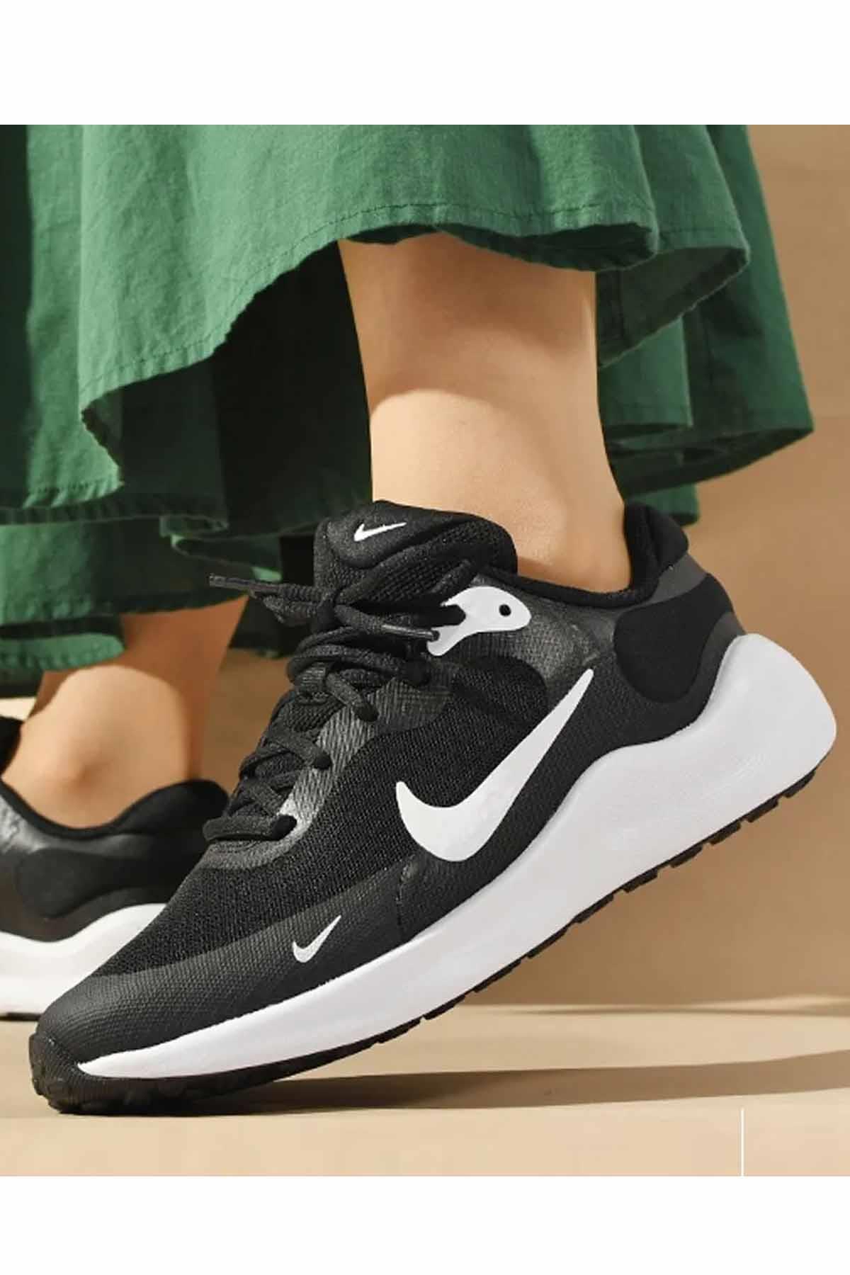 NIKEGünlük SporNike Revolution 7 Unisex Günlük Spor Ayakkabı FB7689-003-Siyah-Byz