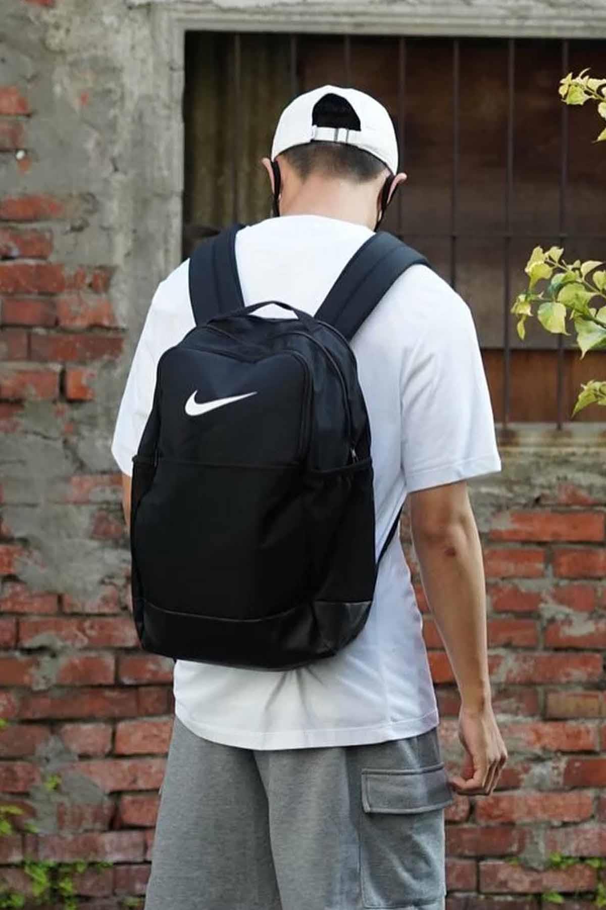 NIKESırt ÇantasıNike Okul Ve Sırt Çantası 24L 46x30x18 cm B-1 Unisex Sırt Çantası DH7709-010-1-Siyah