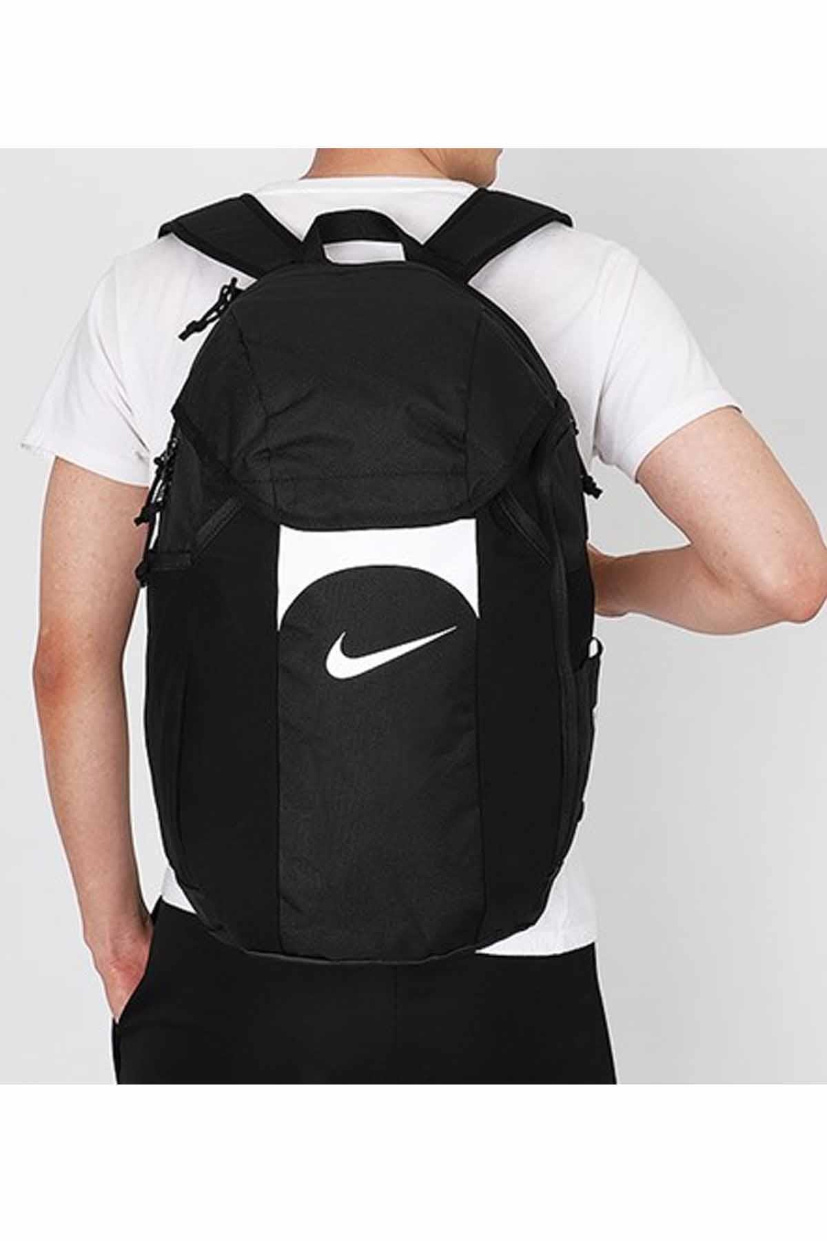 NIKESırt ÇantasıNike Sırt ve Okul Çantası 48 cm x 24 cm x 17.5 cm B-9 Unisex Sırt Çantası NK0761-011-SIYAH