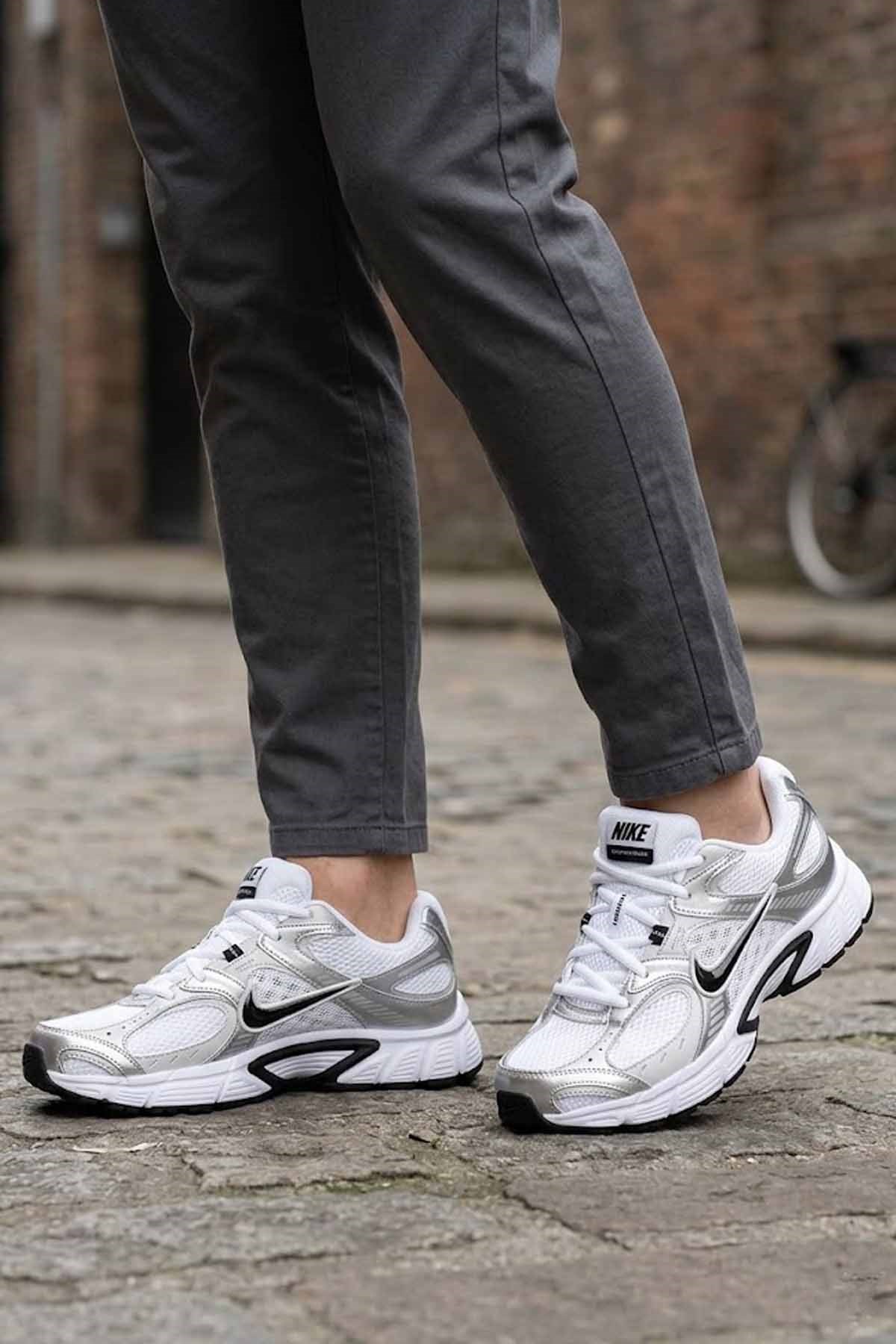 NIKESneakerNike V5 RNR Erkek Sneaker HJ5228-104Çok Renkli