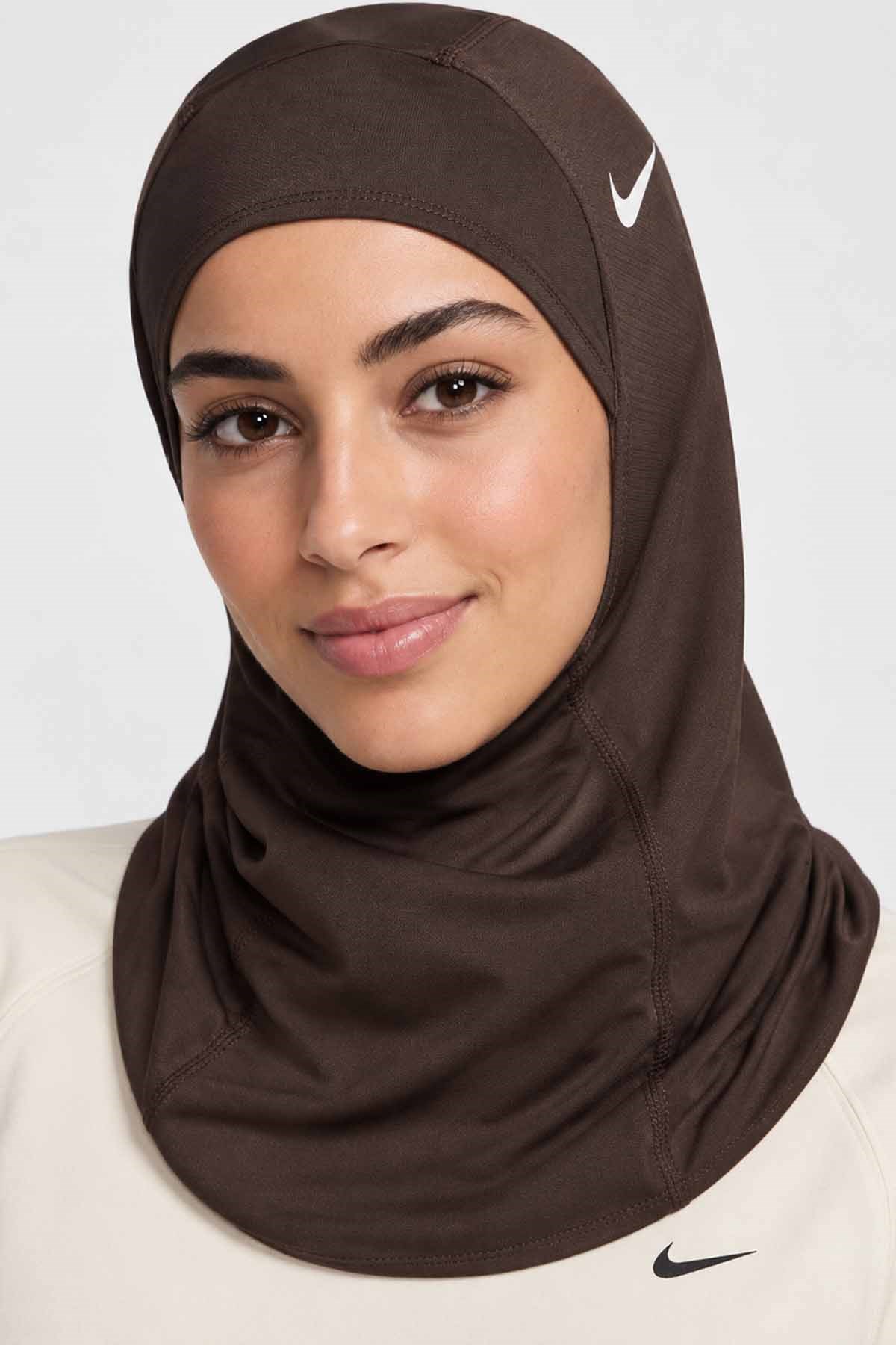 NIKESpor Baş ÖrütüsüNike Pro Hijab Kahve Kadın Spor Baş Örütüsü N.000.3533.231KAHVE