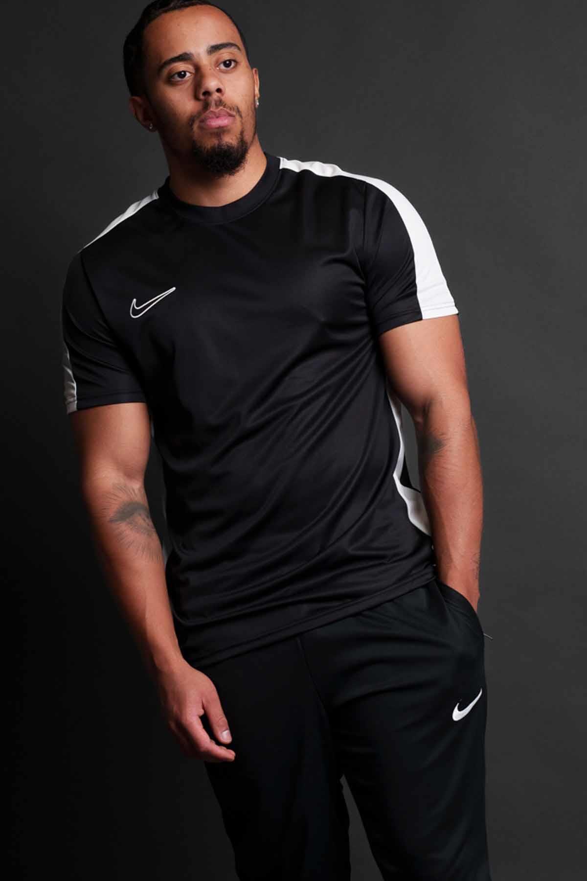 NIKETişörtNike Erkek Tişört Dri Fit Teknoloji Erkek Tişört DR1336-010-Siyah