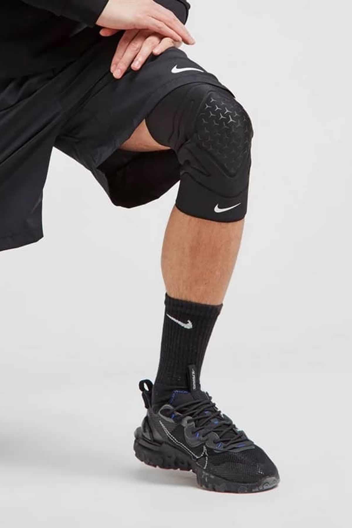 NIKEVoleybol DizliğiNIKE PRO CLOSED PATELLA KNEE SLEEVE 3.0 Unisex Voleybol Dizliği N.100.0674.010-Siyah