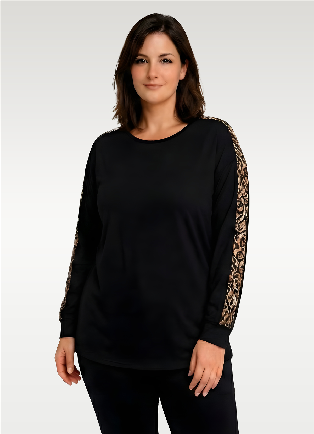 Büyük Beden Kolüstü Leopar Şerit Uzun Kol Bluz SiyahCurvy TrendBüyük Beden Kolüstü Leopar Şerit Uzun Kol Bluz Siyah