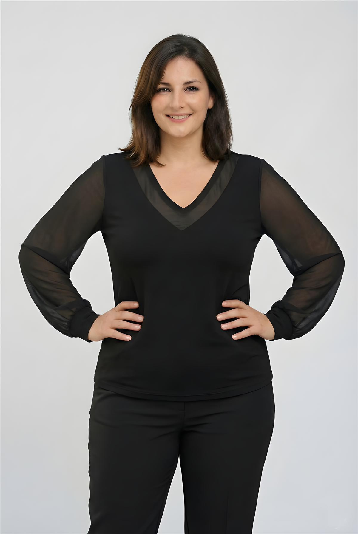 Büyük Beden V Yaka ve Uzun Tül Kol Bluz SiyahCurvy TrendBüyük Beden V Yaka ve Uzun Tül Kol Bluz Siyah