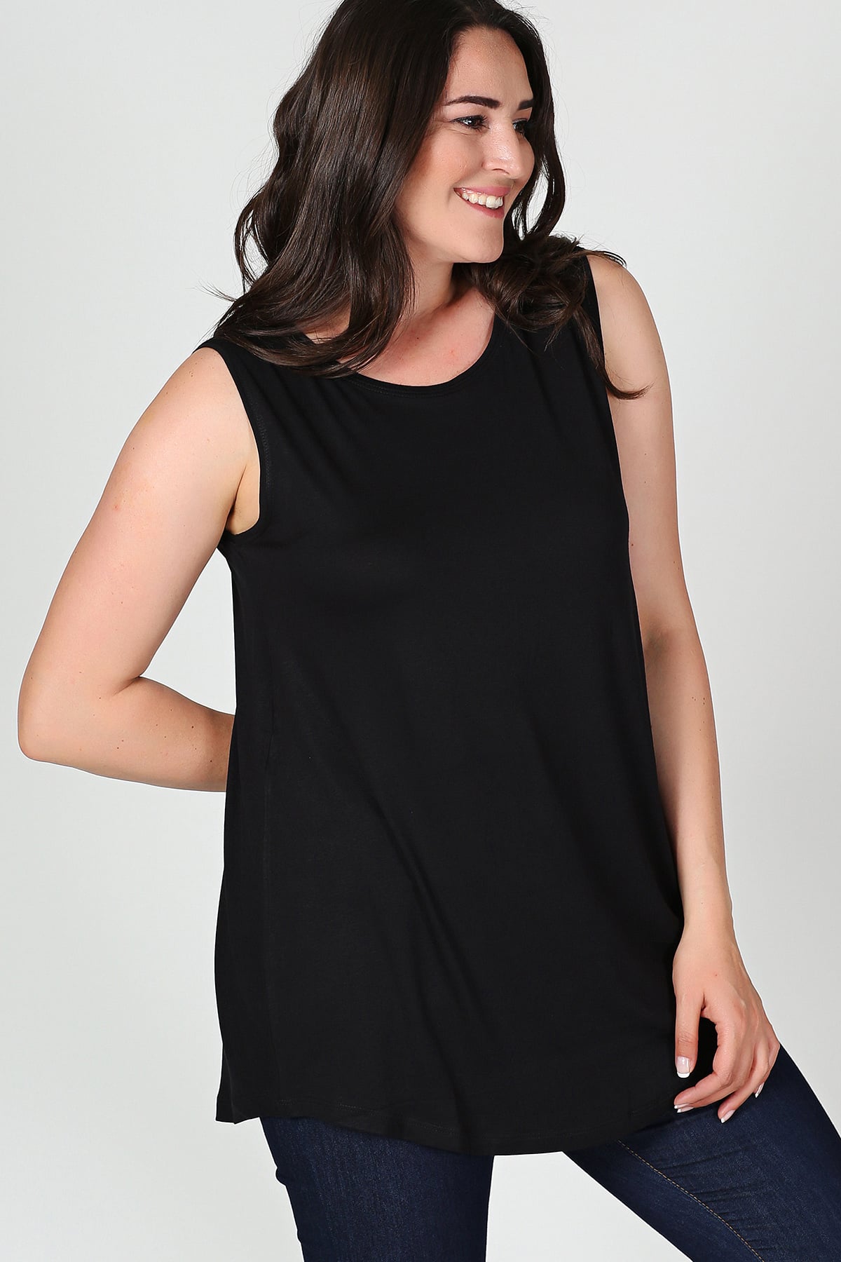 Moda Cazibe Büyük Beden Kolsuz Viskon Basic Bluz SiyahModacazibeBüyük Beden Kolsuz Viskon Basic Bluz Siyah