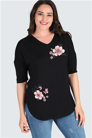 Büyük Beden Hibiskus Çiçek Baskılı Yarım Kol Yan Yırtmaç Bluz SiyahCurvy TrendBüyük Beden Hibiskus Çiçek Baskılı Yarım Kol Yan Yırtmaç Bluz Siyah