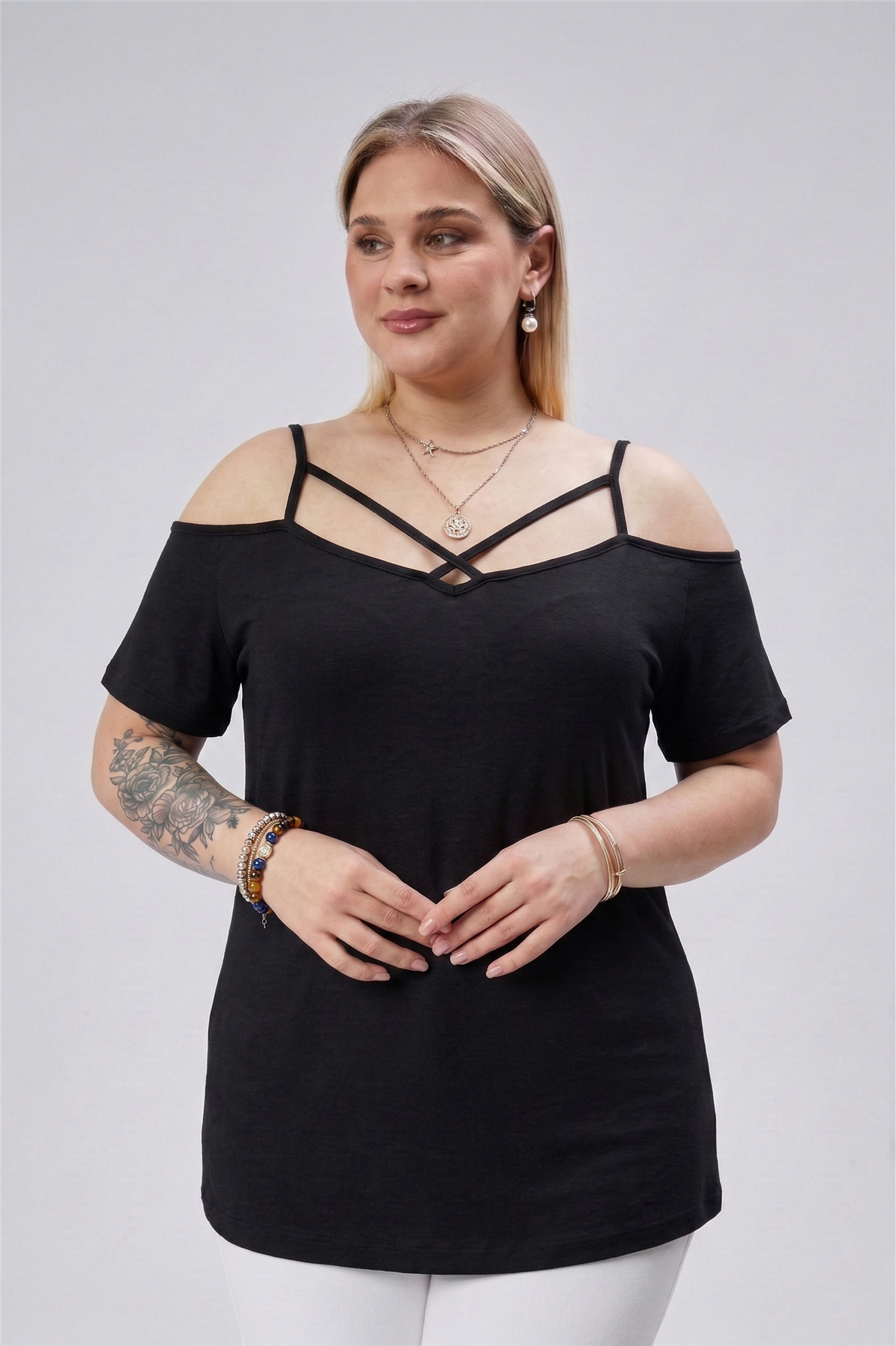 Büyük Beden Çapraz Biye Askılı Bluz SiyahCurvy TrendBüyük Beden Çapraz Biye Askılı Bluz Siyah