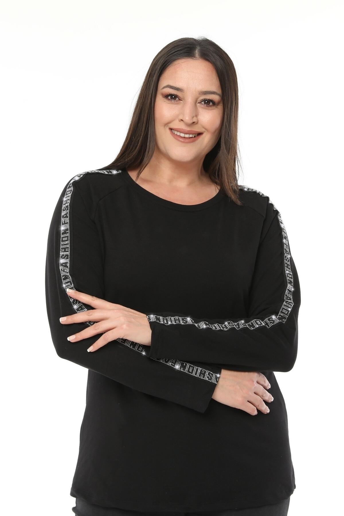 Büyük Beden Fashion Taş Bant Detaylı Reglan Kol Sweatshirt SiyahCurvy TrendBüyük Beden Fashion Taş Bant Detaylı Reglan Kol Sweatshirt Siyah