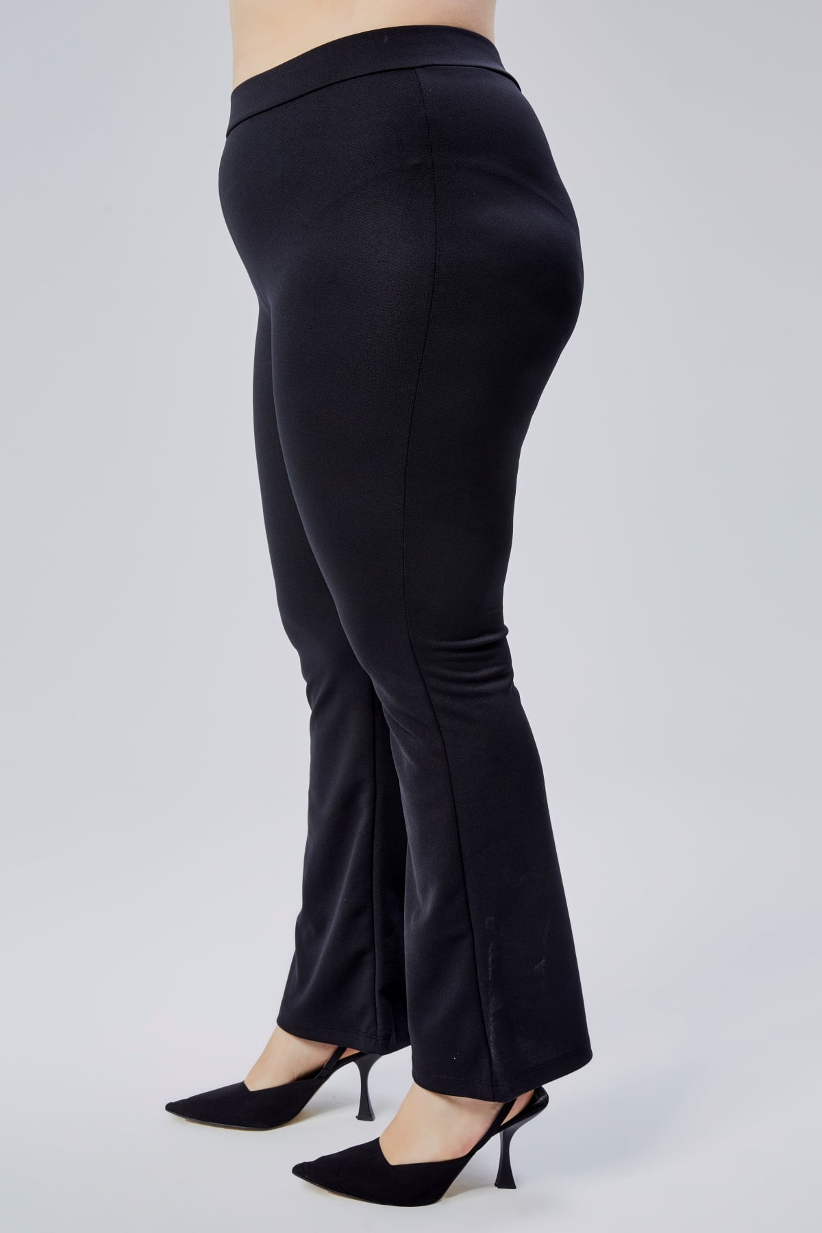 Büyük Beden İspanyol Paça Yüksek Bel Esnek Pantolon SiyahCurvy TrendBüyük Beden İspanyol Paça Yüksek Bel Esnek Pantolon Siyah
