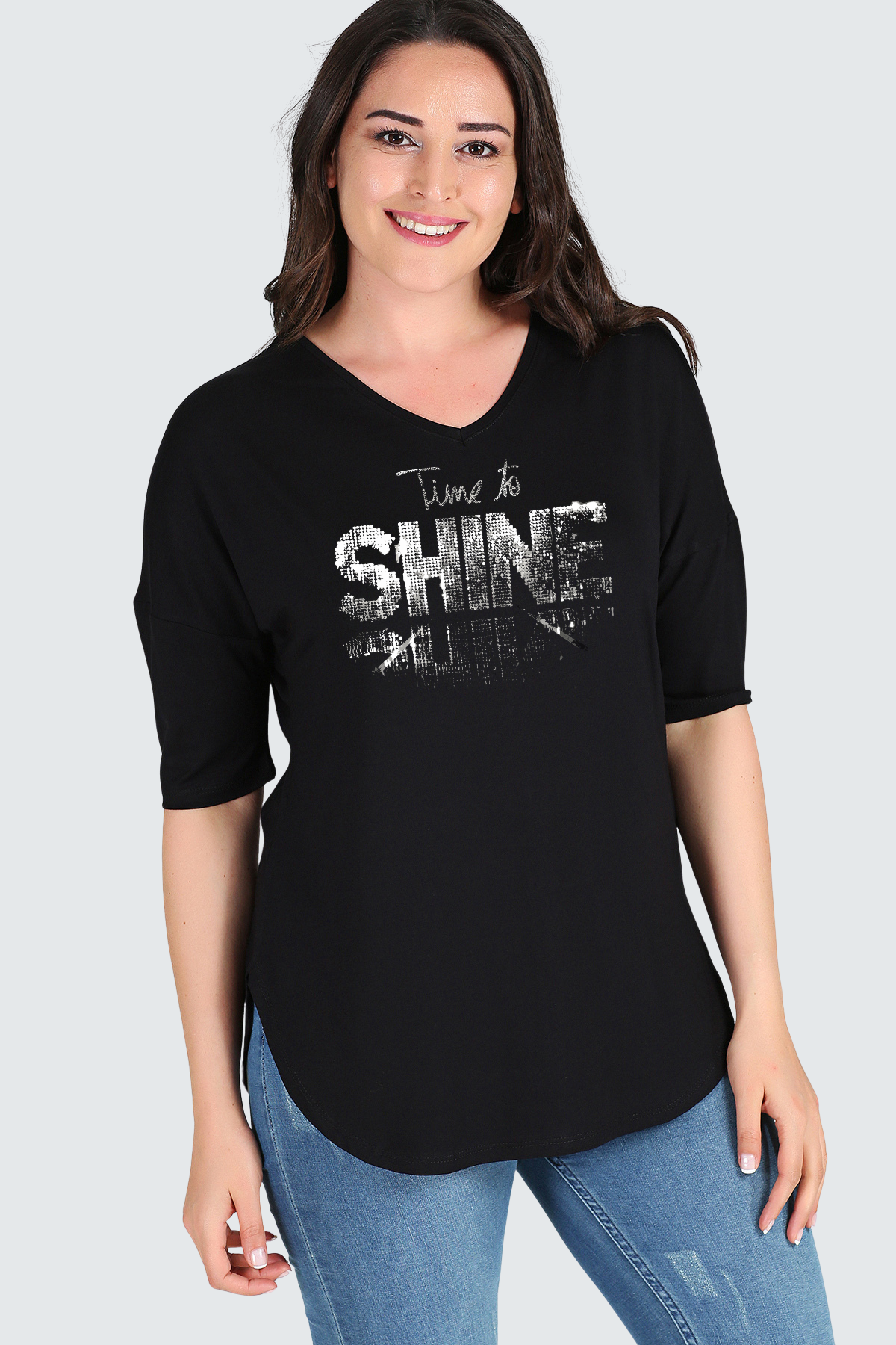 Büyük Beden Shine Baskılı Yarım Kol Yan Yırtmaç Bluz SiyahCurvy TrendBüyük Beden Shine Baskılı Yarım Kol Yan Yırtmaç Bluz Siyah