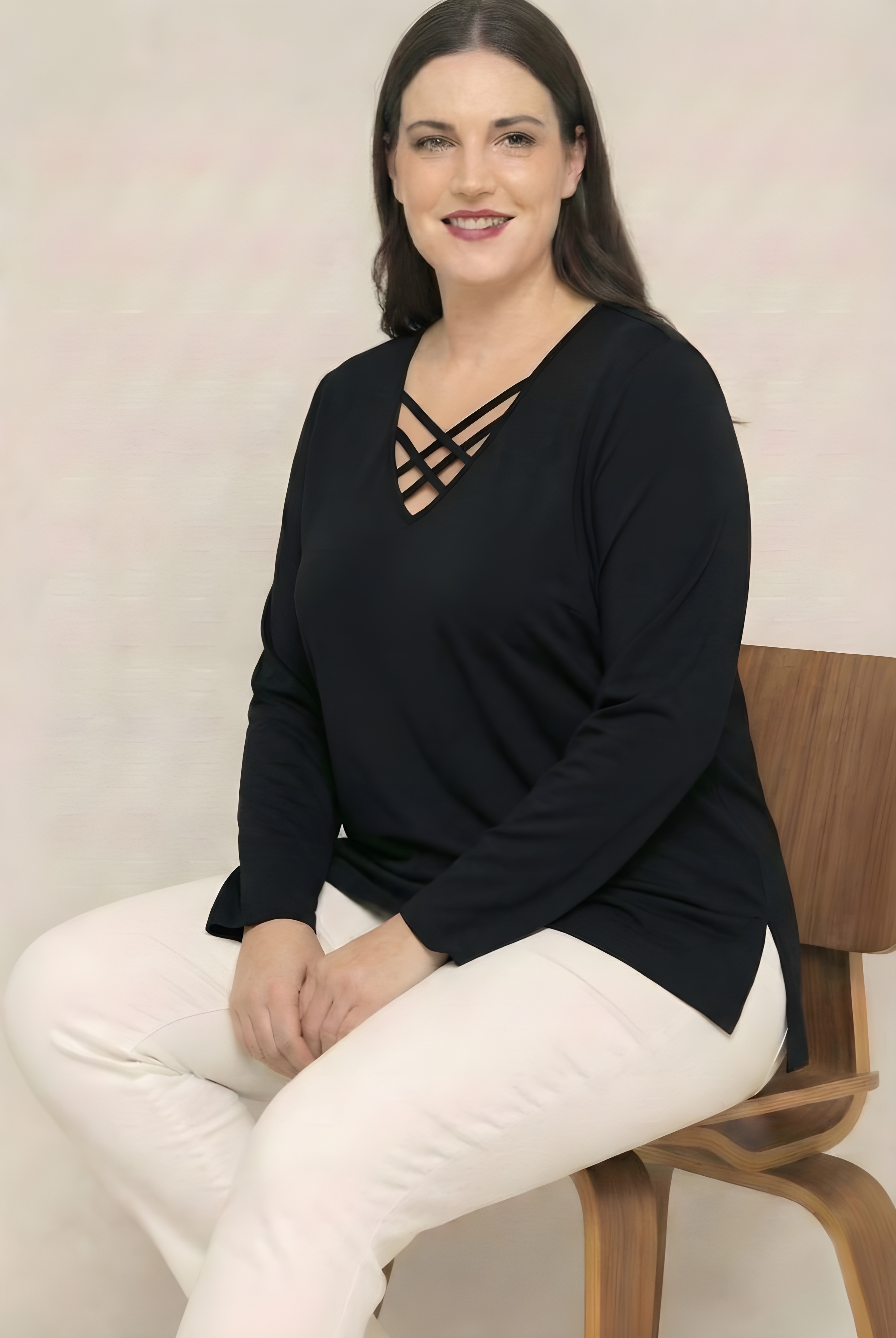 Büyük Beden V Yaka Çapraz 4 Bantlı Yan Yırtmaçlı Uzun Kol Bluz SiyahCurvy TrendBüyük Beden V Yaka Çapraz 4 Bantlı Yan Yırtmaçlı Uzun Kol Bluz Siyah