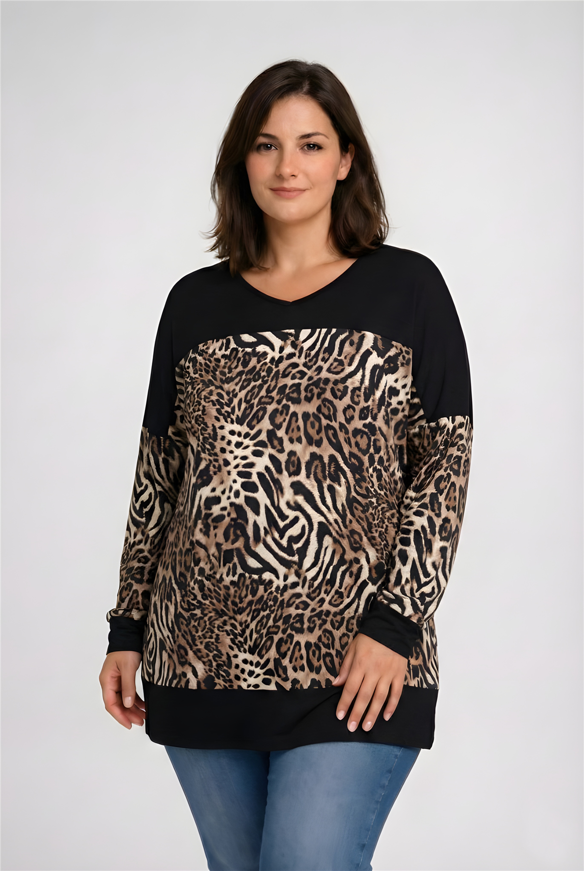 Büyük Beden V Yaka Gövdesi Leopar Desenli Uzun Kol Bluz SiyahCurvy TrendBüyük Beden V Yaka Gövdesi Leopar Desenli Uzun Kol Bluz Siyah