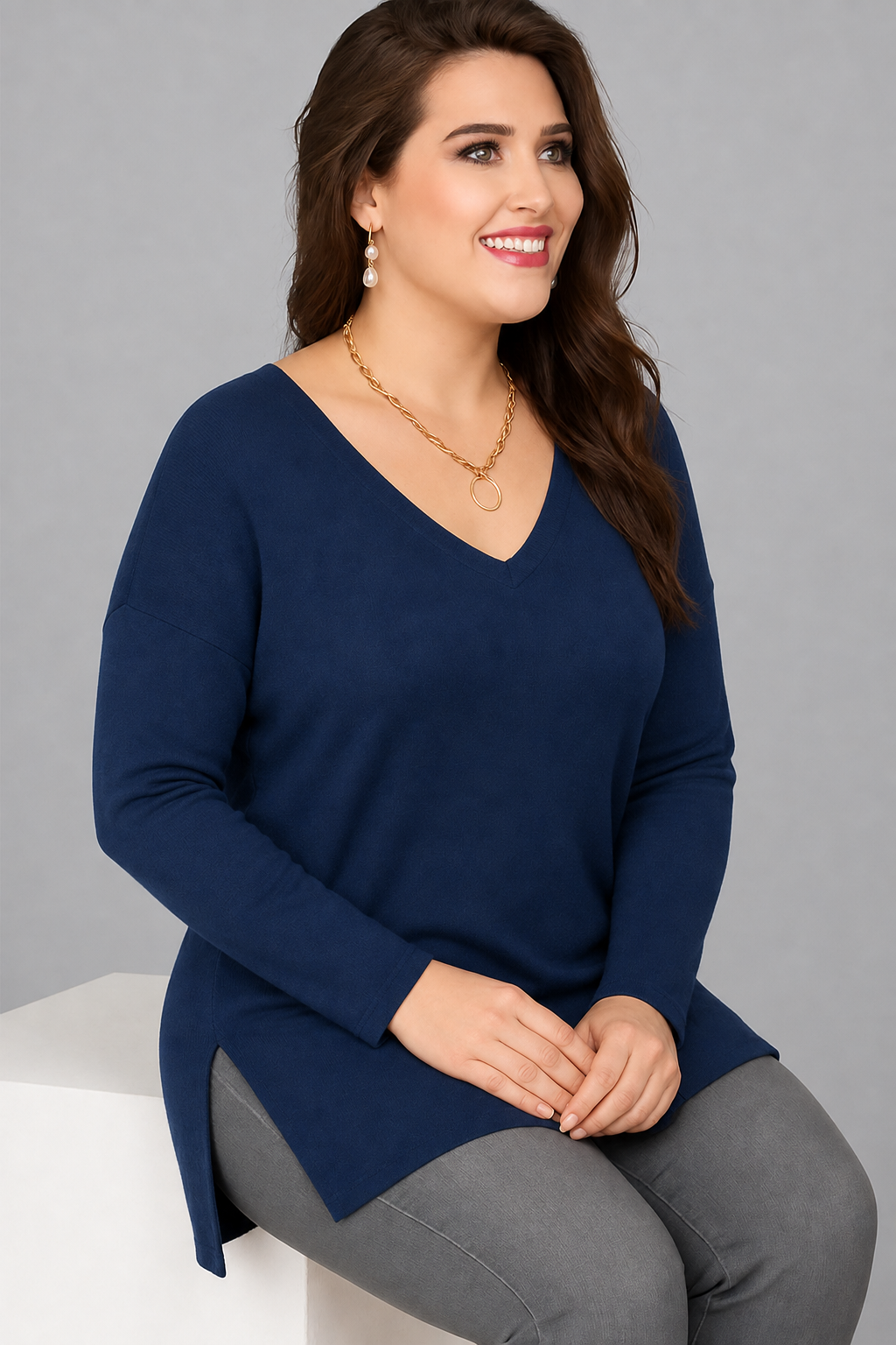 Büyük Beden V Yaka Uzun Kol Yan Yırtmaçlı Bluz LacivertCurvy TrendBüyük Beden V Yaka Uzun Kol Yan Yırtmaçlı Bluz Lacivert