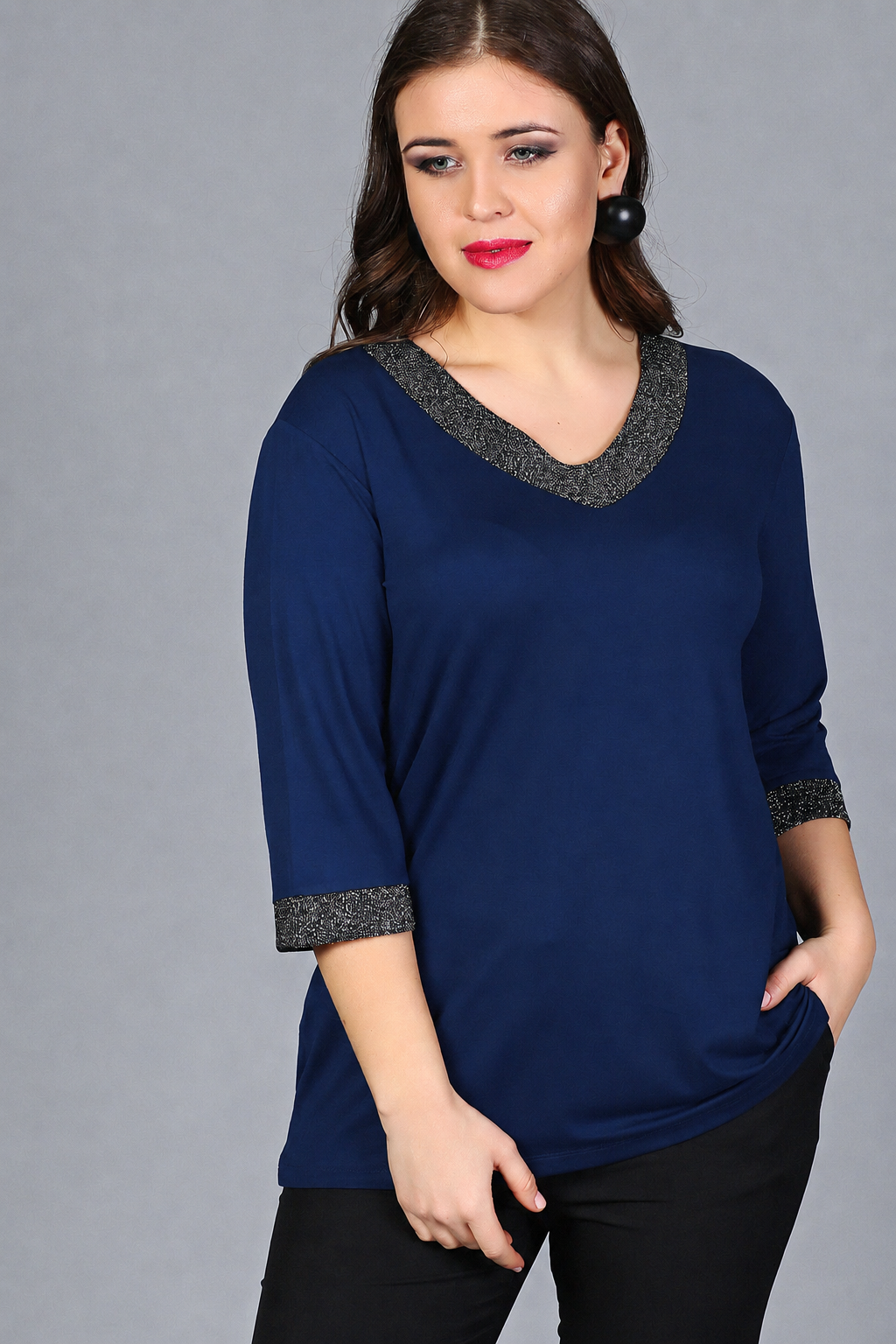 Büyük Beden Yaka Kolucu Sim Bluz LacivertCurvy TrendBüyük Beden Yaka Kolucu Sim Bluz Lacivert
