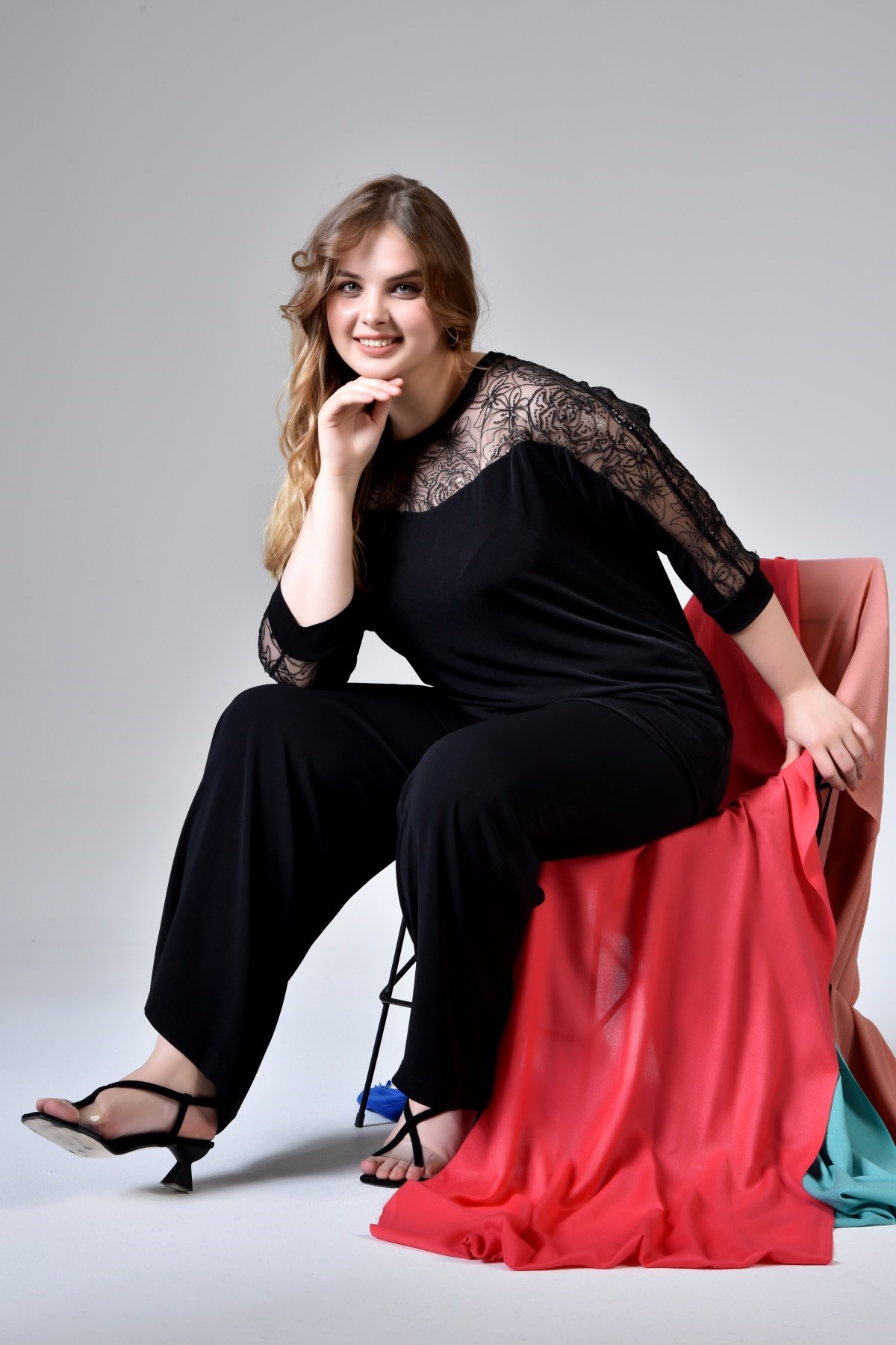 ModacazibeRoba Pullu Dantel Yarım Kol Bluz