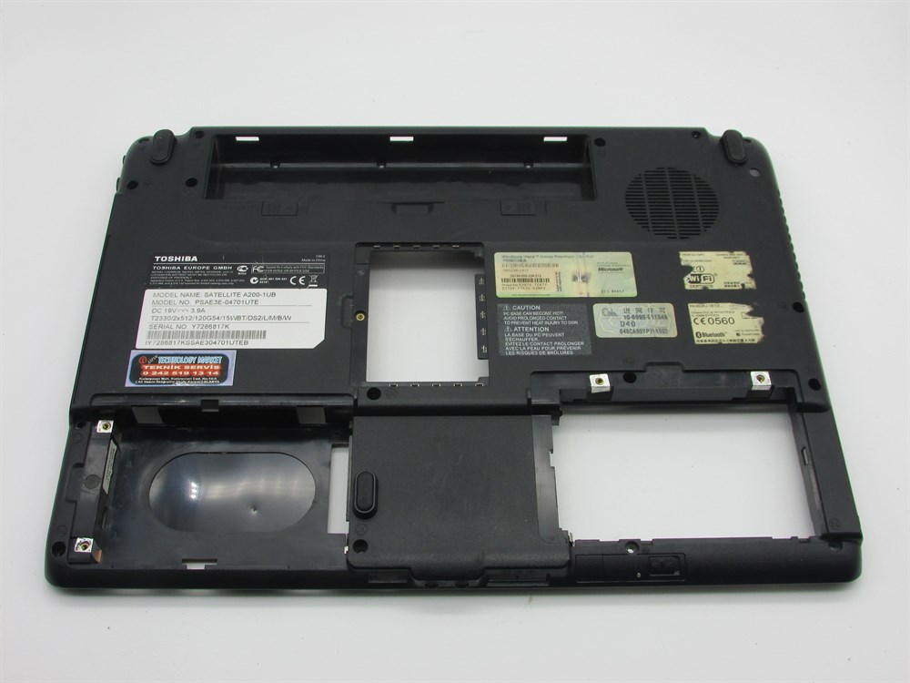 A200-1UB Notebook Alt Kasa