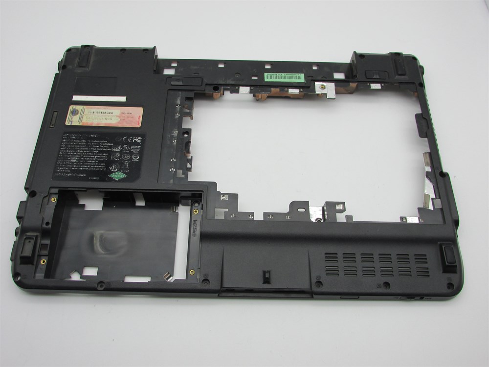 GRUNDİG GNB 1545A1 Notebook Alt Kasa