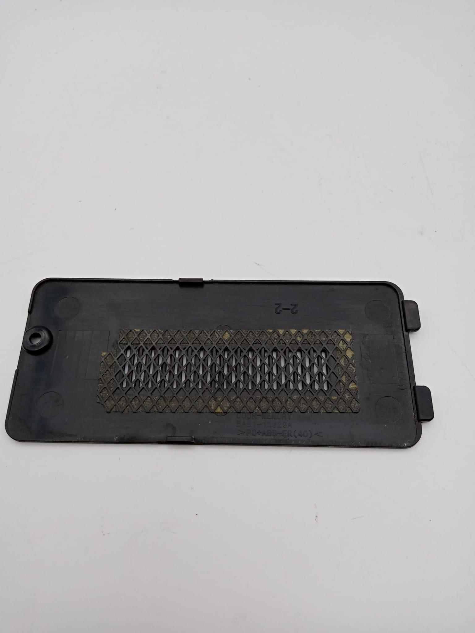 SAMSUNG NP-NC110 Minibook Memory Kart Alt Kapak