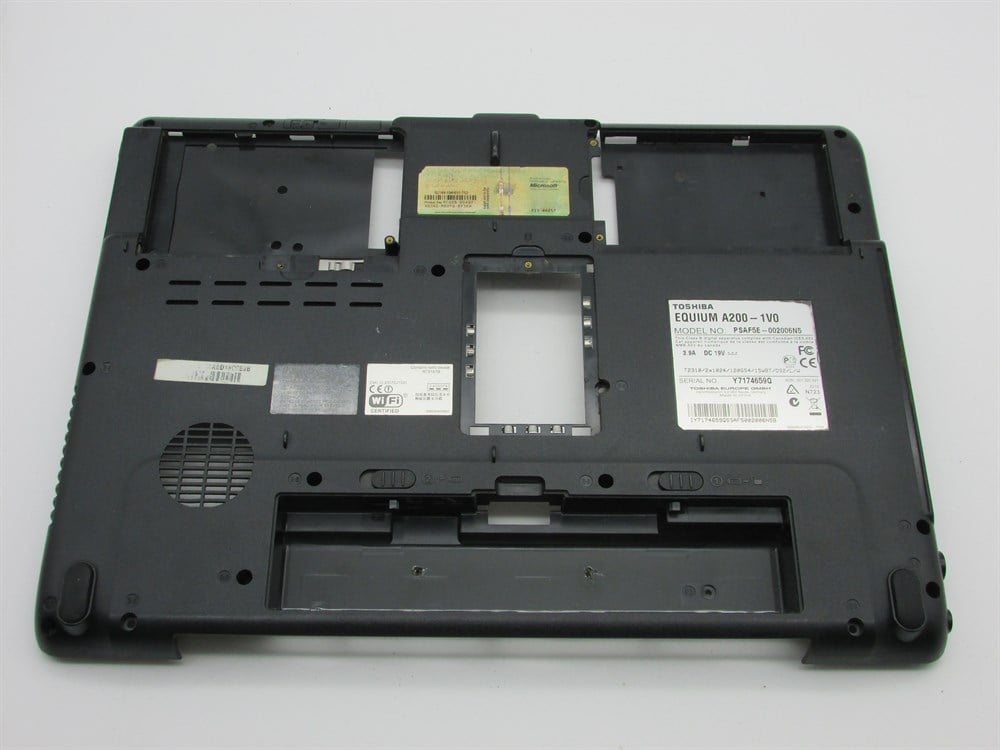 TOSHİBA EQUIUM A200- 1V0 MODEL NO PSAF5E-002006N5 Notebook Alt Kasa