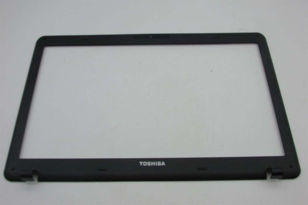 TOSHİBA SATELLİTE C660D-1E5 PART NO PSC20E 00000XTE Notevook  Lcd Bezel On
