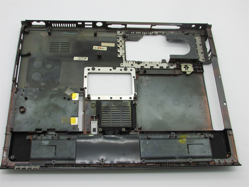 ASUS M6000 Notebook Alt Kasa