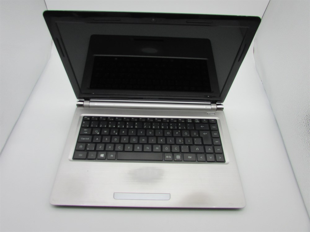 GRUNDİG 1450 B2B8 Notebook