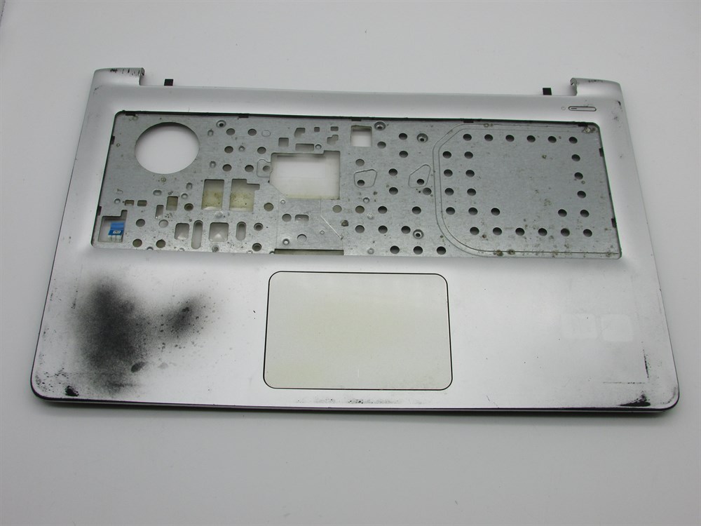 GRUNDİG GNB 1598 B1 İ7 Notebook Üst Kasa